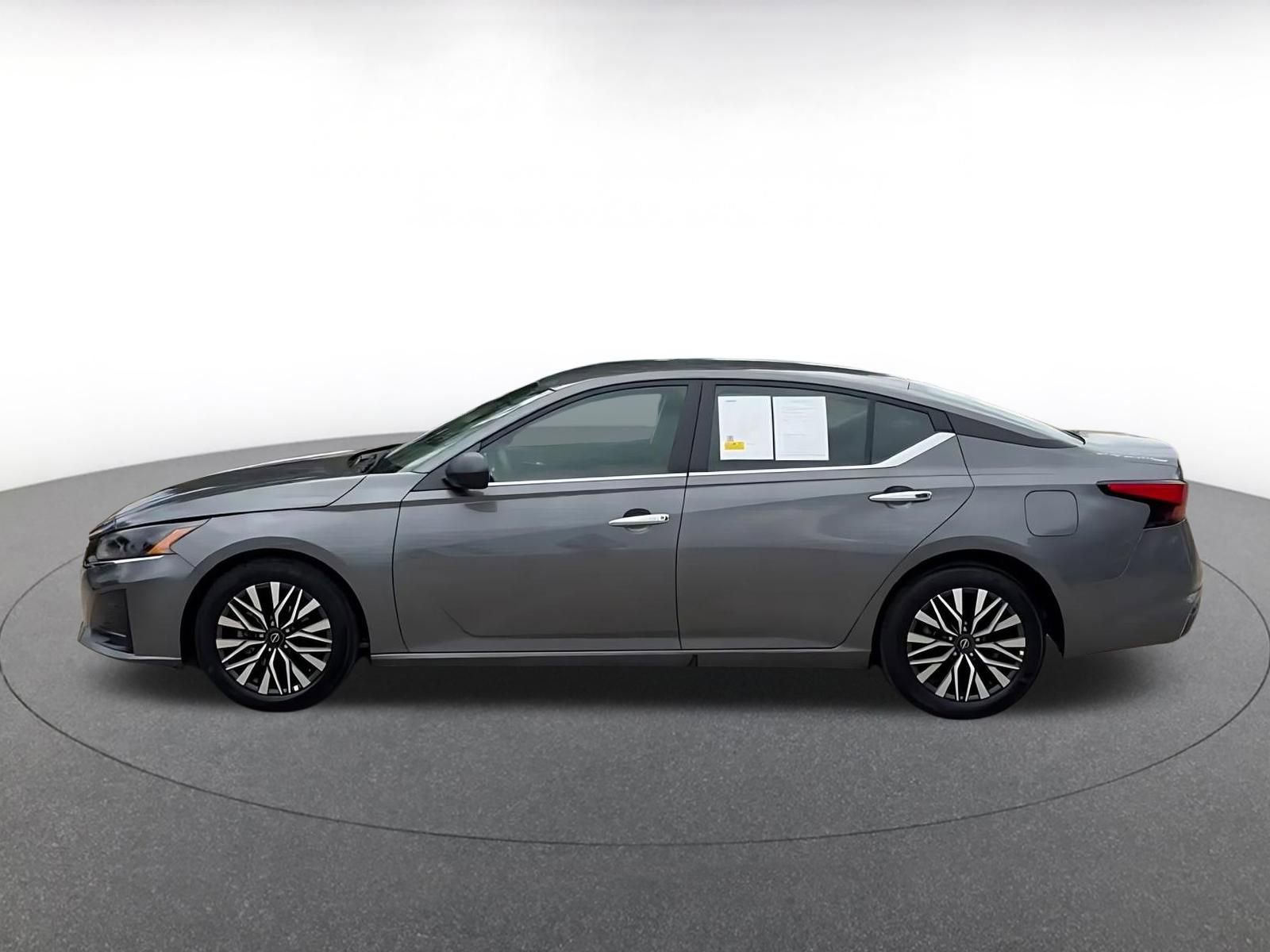 Thumbnail: 2025 Nissan Altima - 9