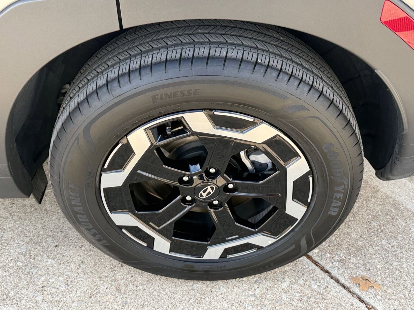 Thumbnail: 2025 Hyundai Santa Fe - 32