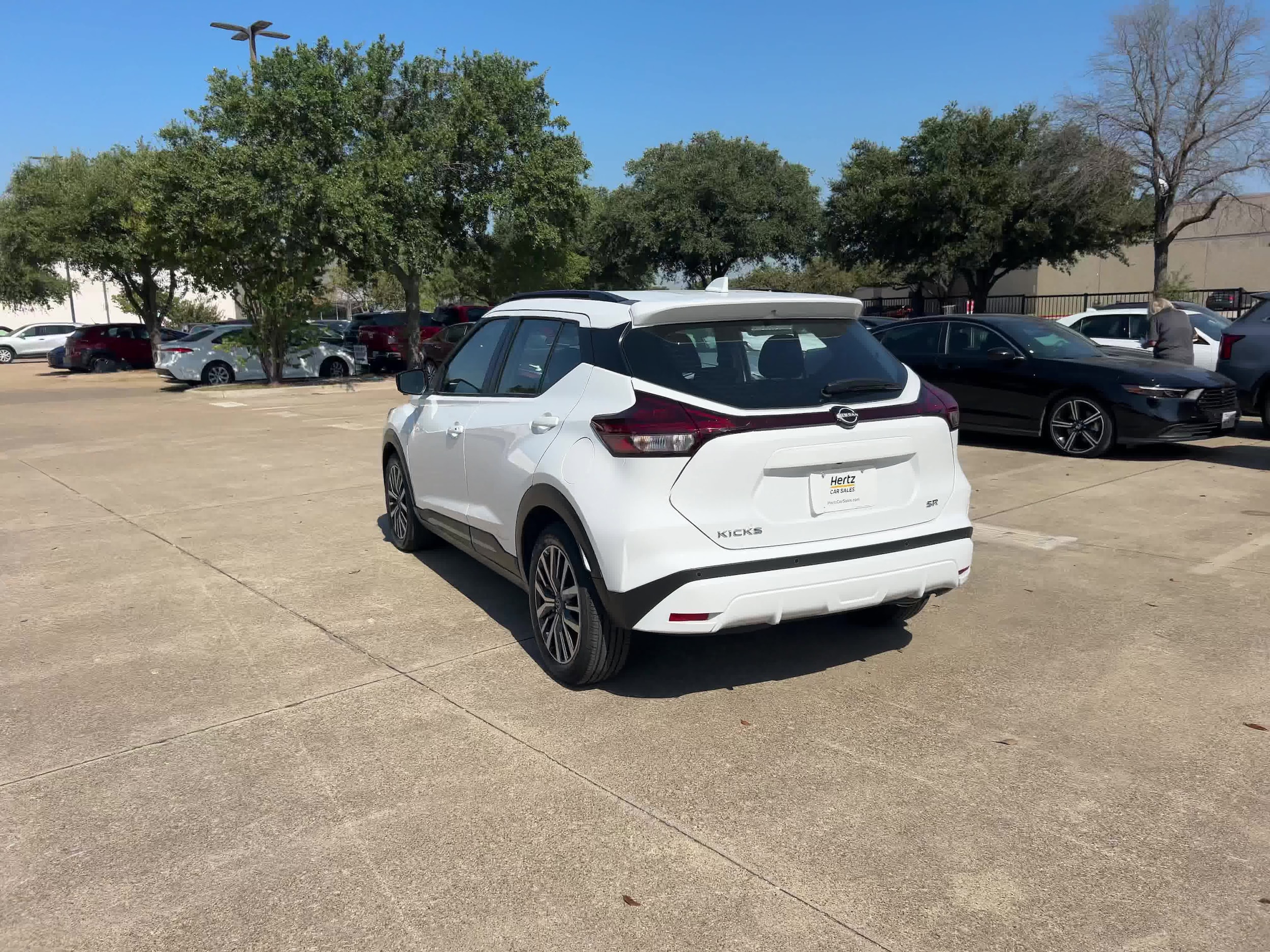 2024 Nissan Kicks SR 11