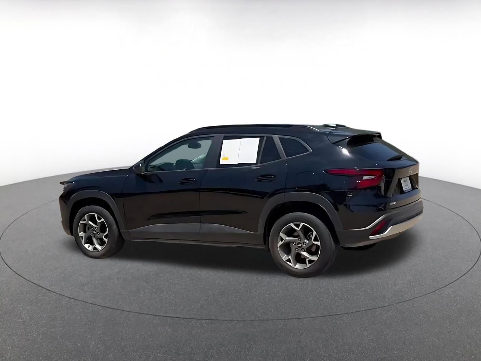 Thumbnail: 2025 Chevrolet Trax - 11