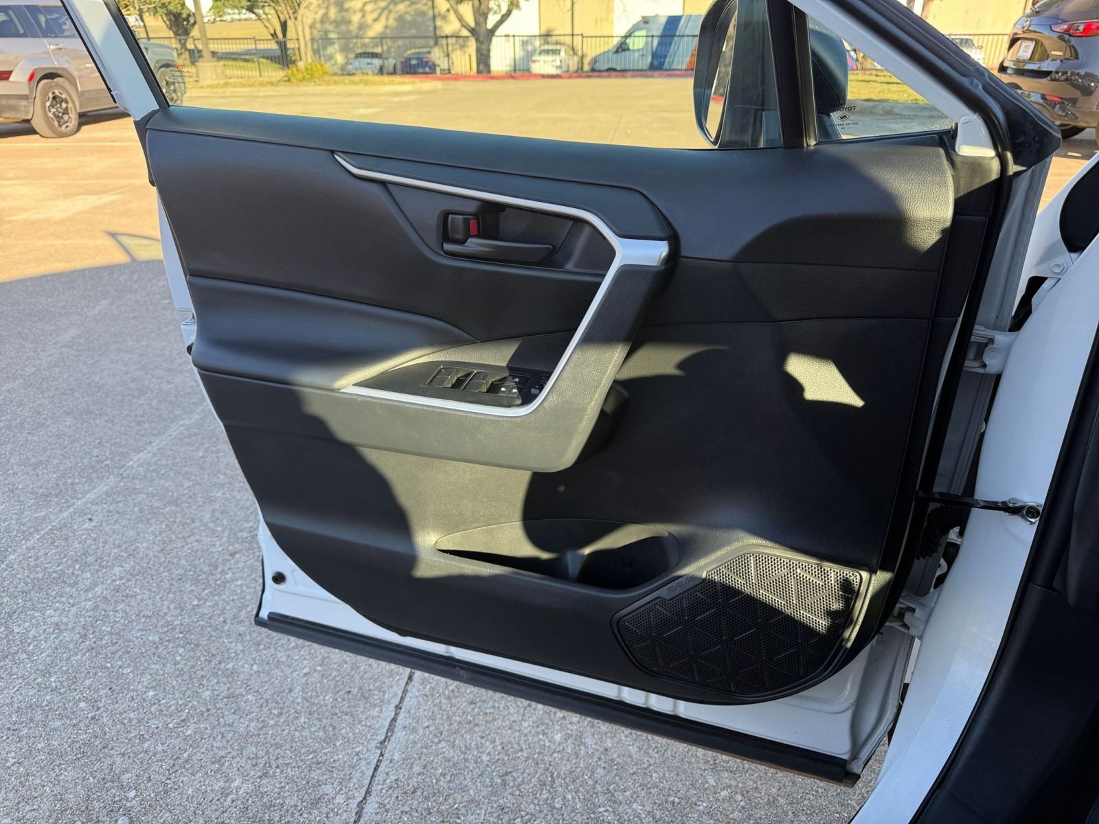 Thumbnail: 2025 Toyota RAV4 - 20