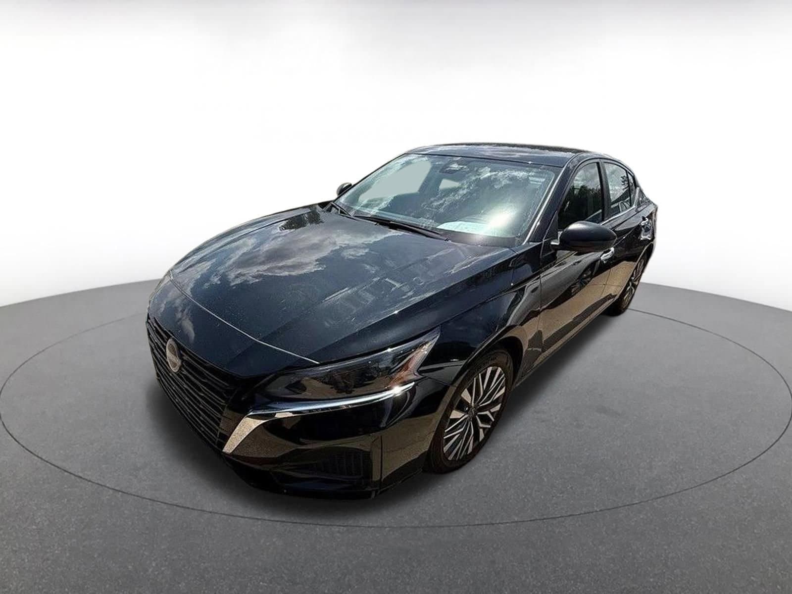 Thumbnail: 2025 Nissan Altima - 2