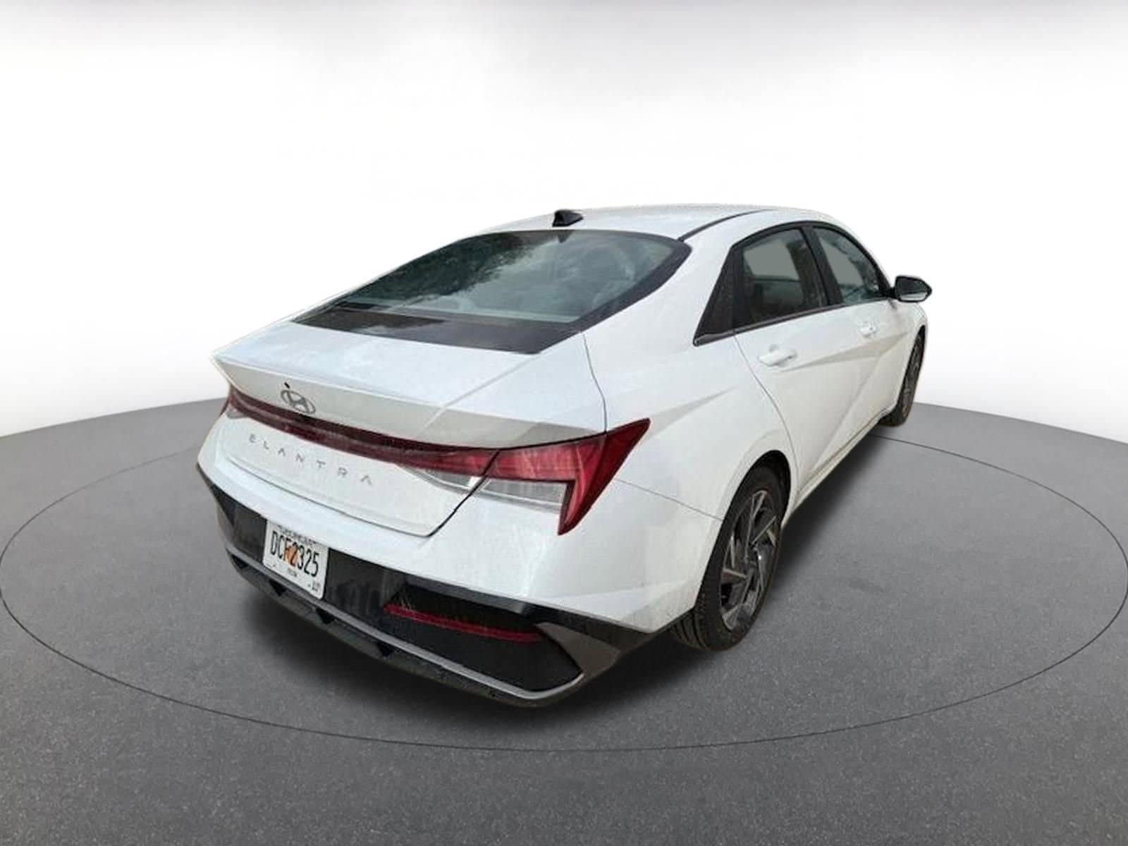 Thumbnail: 2025 Hyundai Elantra - 4