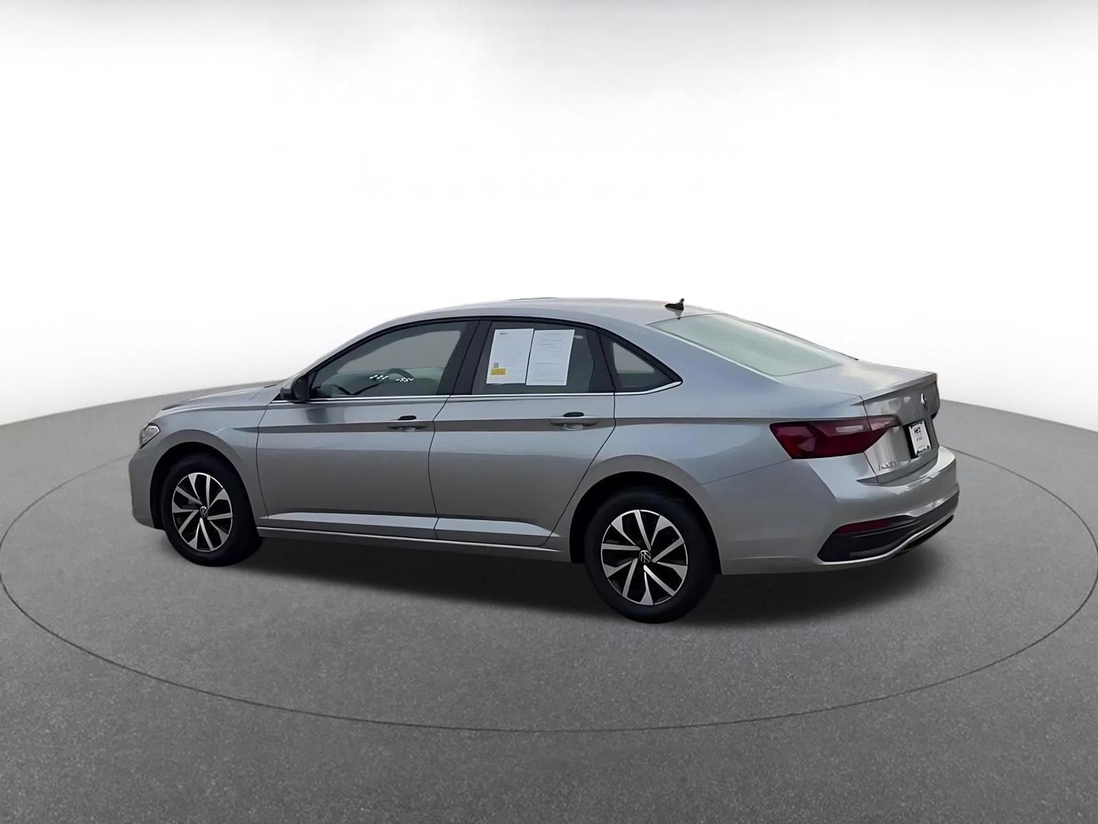 Thumbnail: 2024 Volkswagen Jetta - 14
