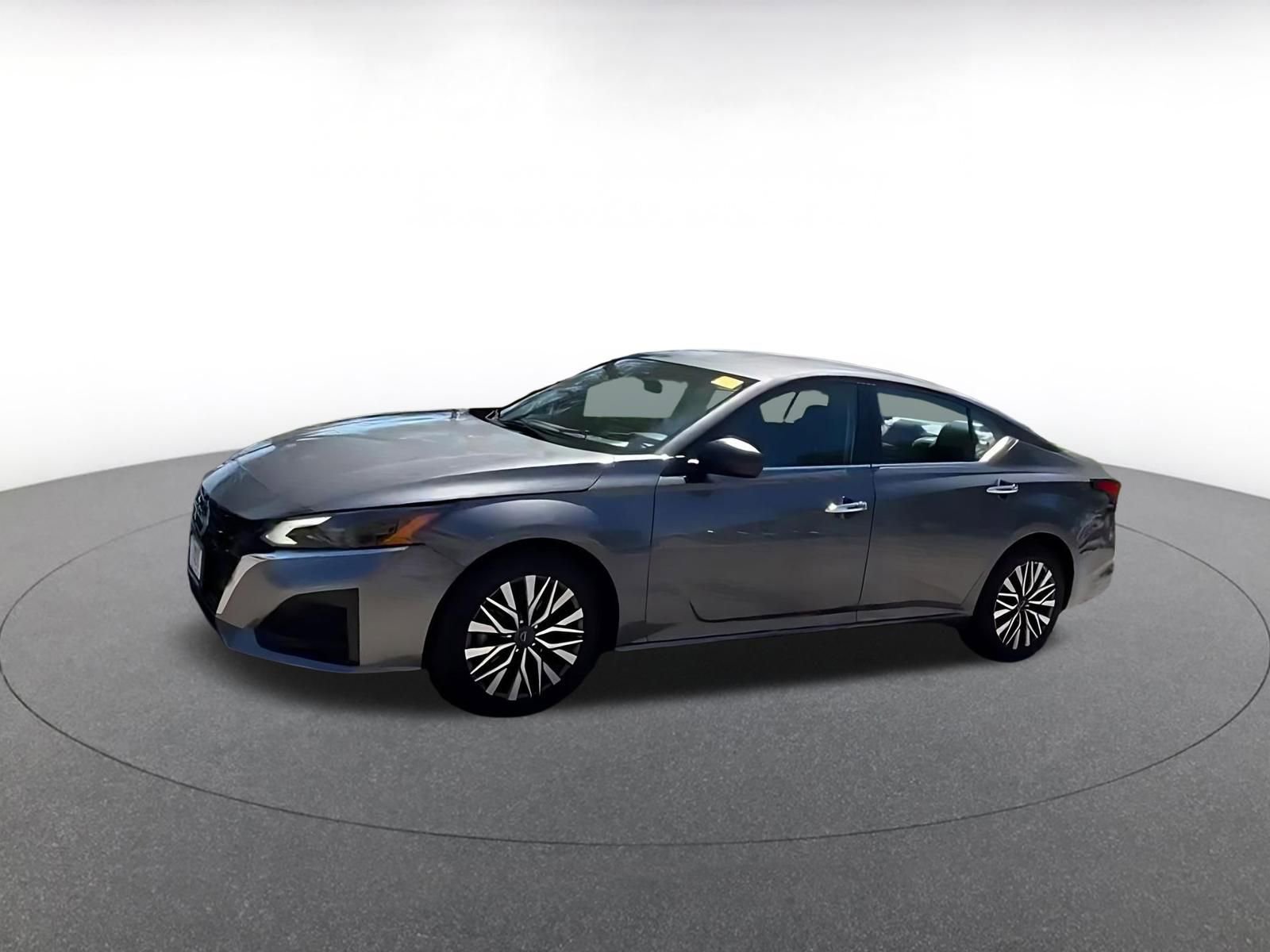 Thumbnail: 2025 Nissan Altima - 8