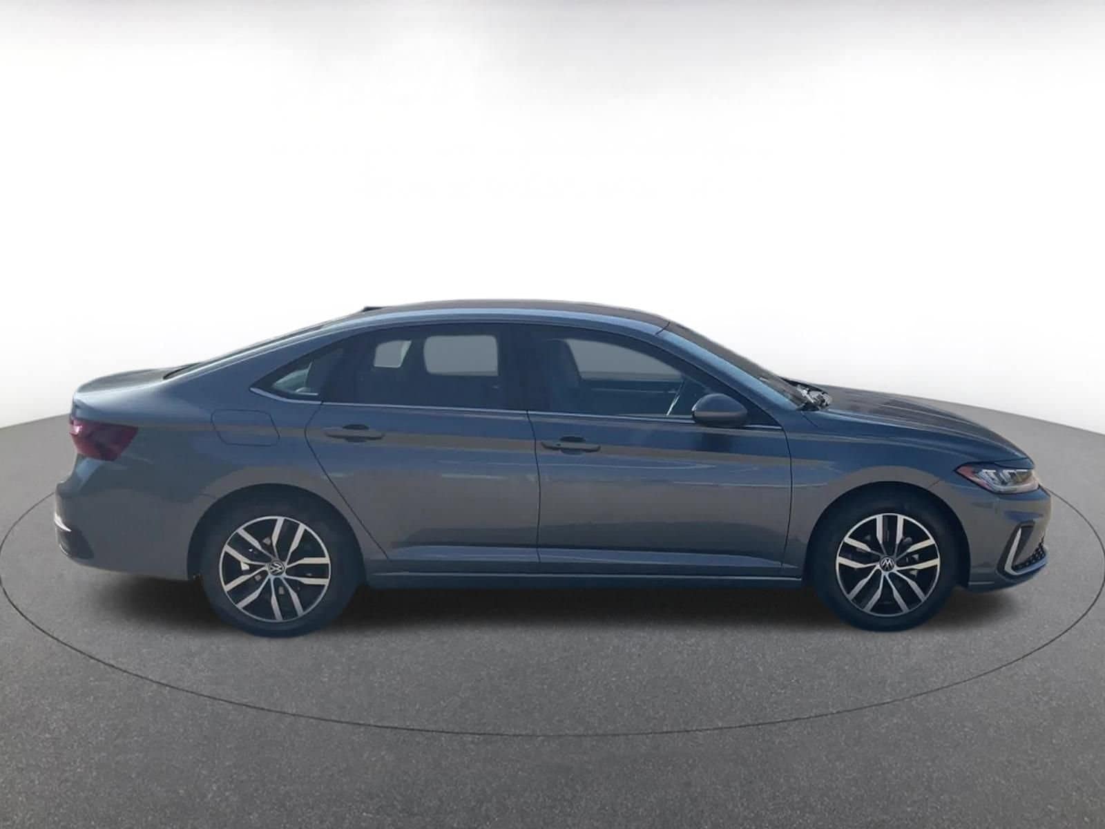 Thumbnail: 2025 Volkswagen Jetta - 17
