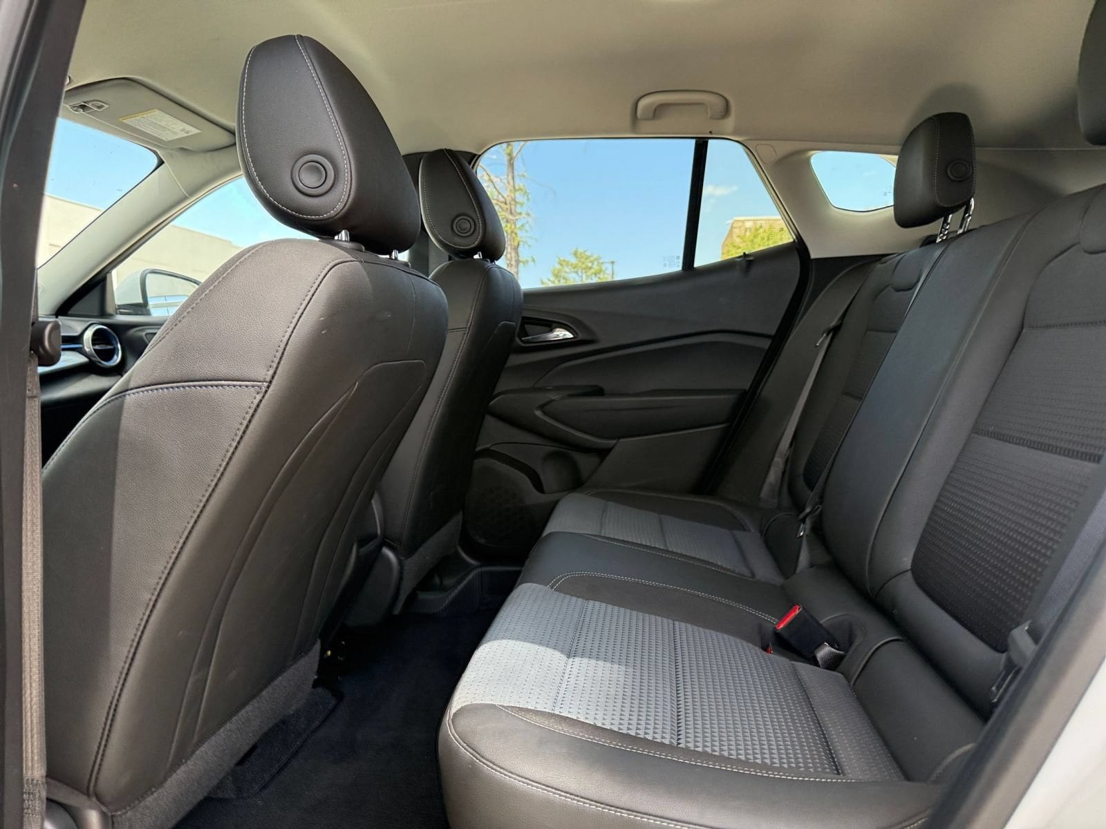 Thumbnail: 2025 Chevrolet Trax - 25