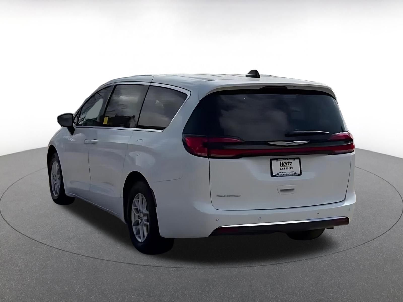 Thumbnail: 2025 Chrysler Pacifica - 11