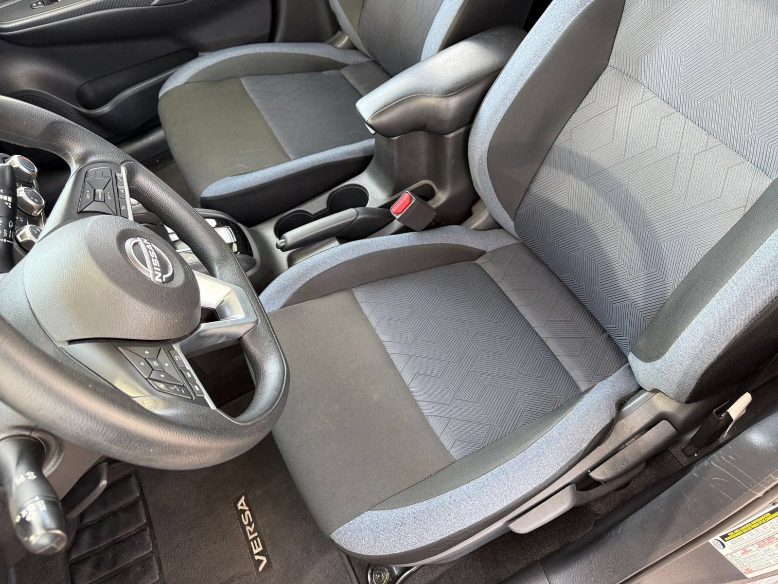 2025 Nissan Versa Sedan SV - Photo 31