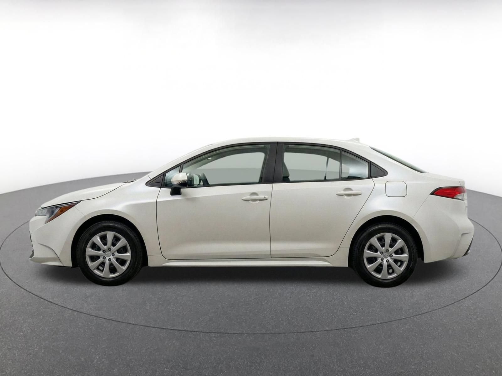 Thumbnail: 2025 Toyota Corolla - 4