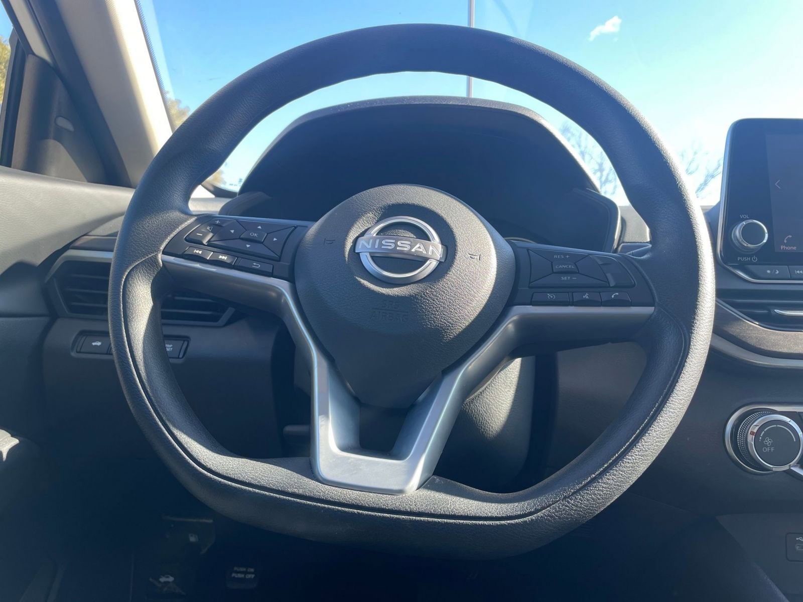 Thumbnail: 2025 Nissan Altima - 28