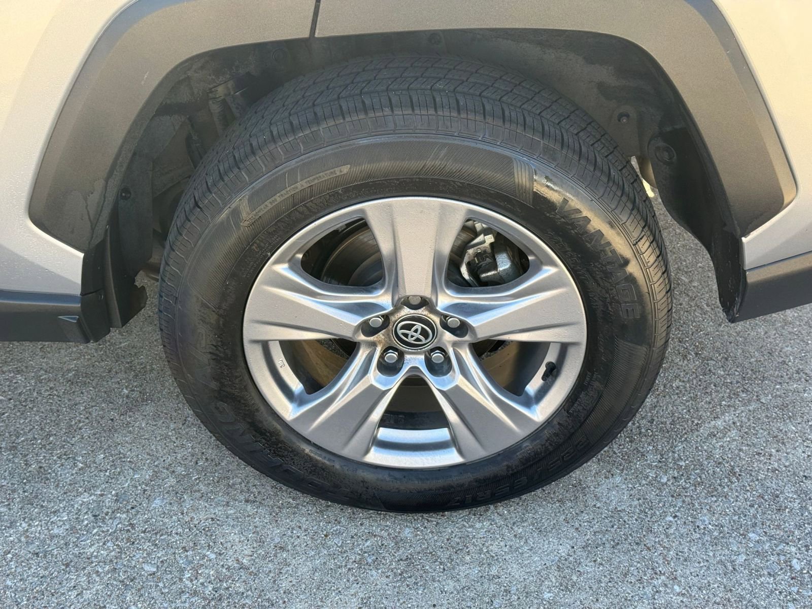 Thumbnail: 2024 Toyota RAV4 - 30