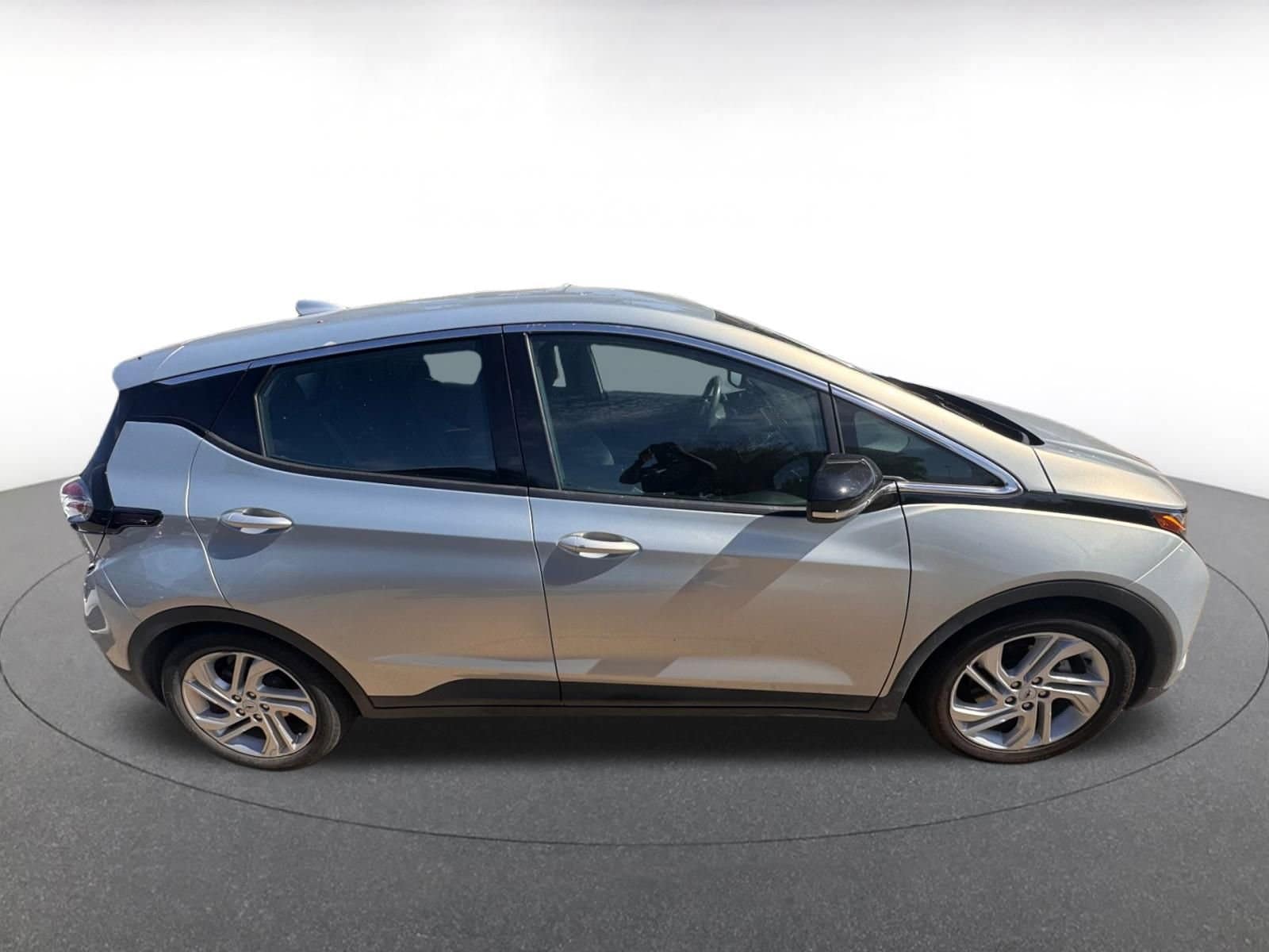 Thumbnail: 2023 Chevrolet Bolt EV - 5