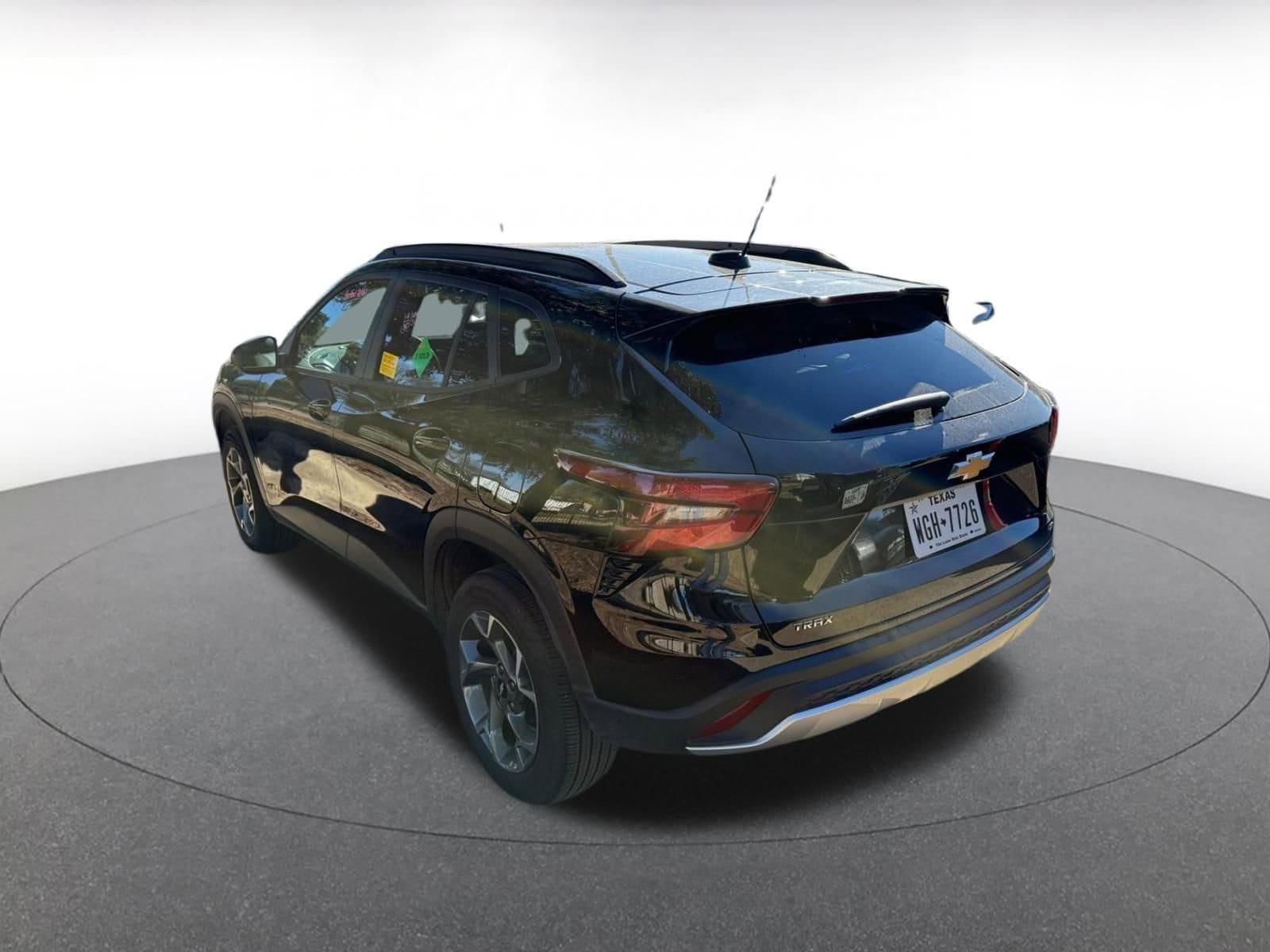 Thumbnail: 2025 Chevrolet Trax - 3