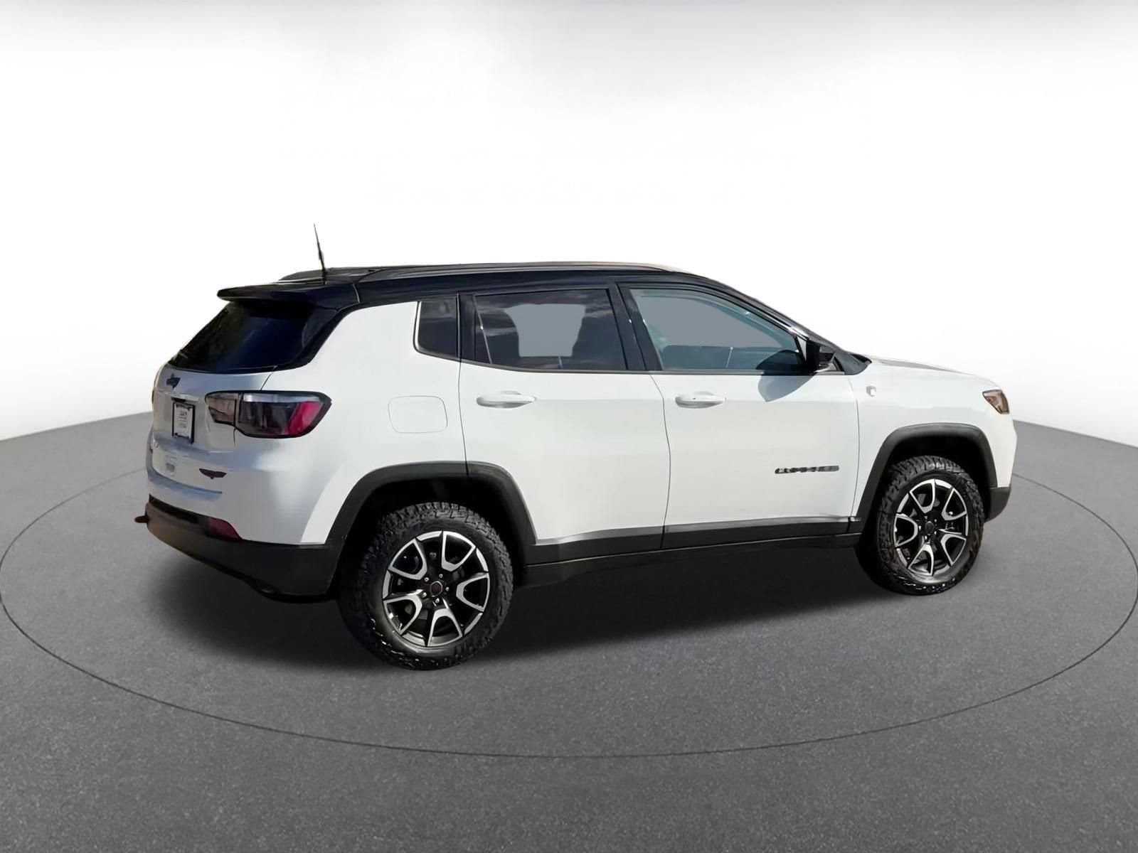 Thumbnail: 2025 Jeep Compass - 15