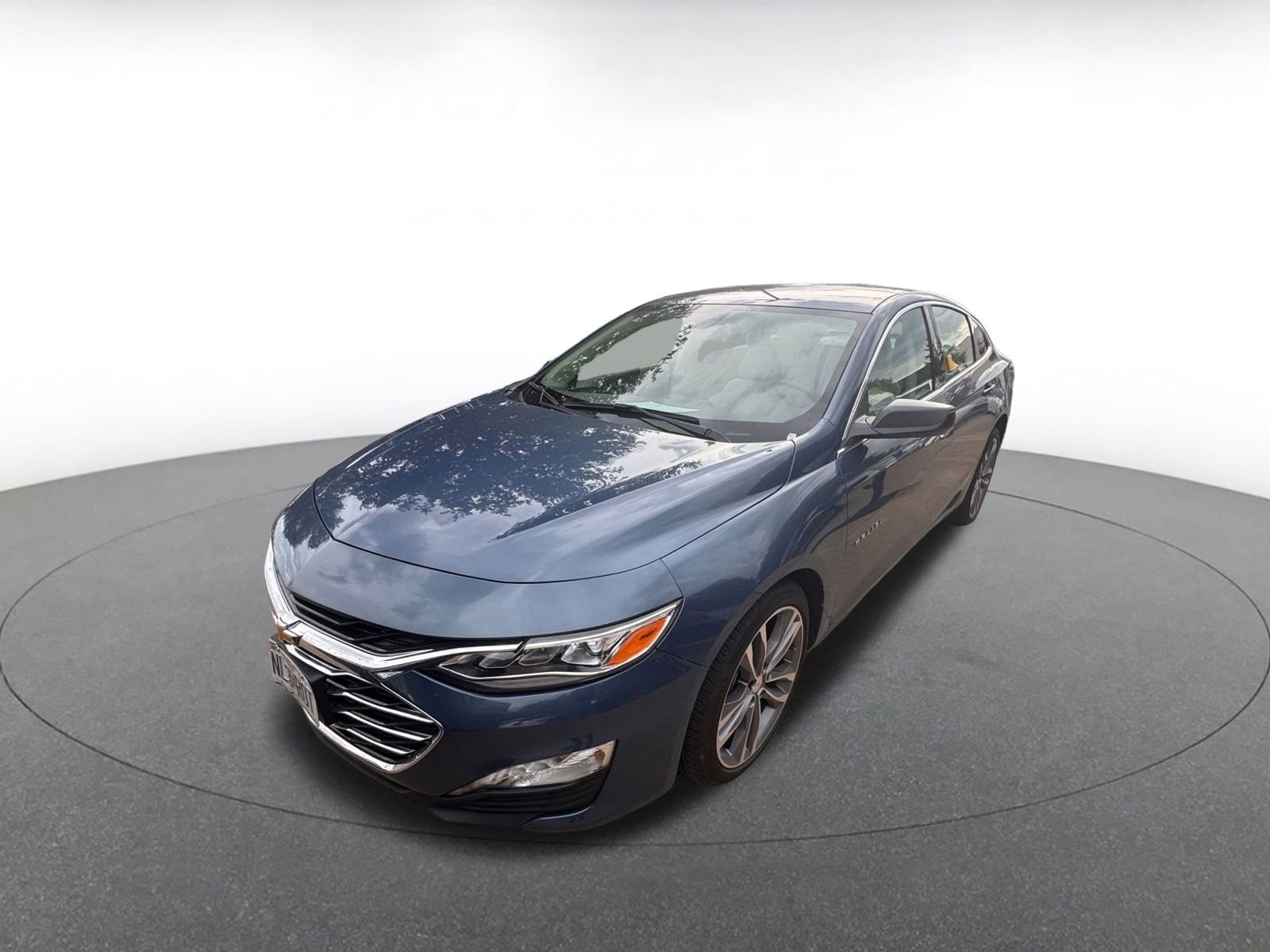 Thumbnail: 2024 Chevrolet Malibu - 3