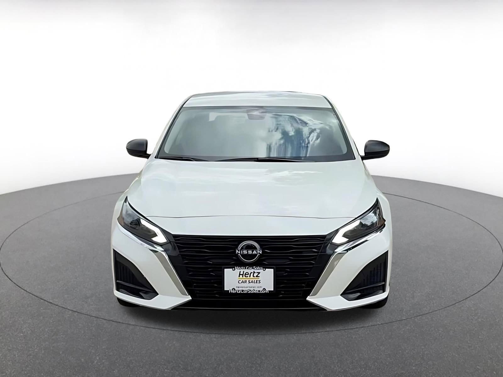 Thumbnail: 2025 Nissan Altima - 4