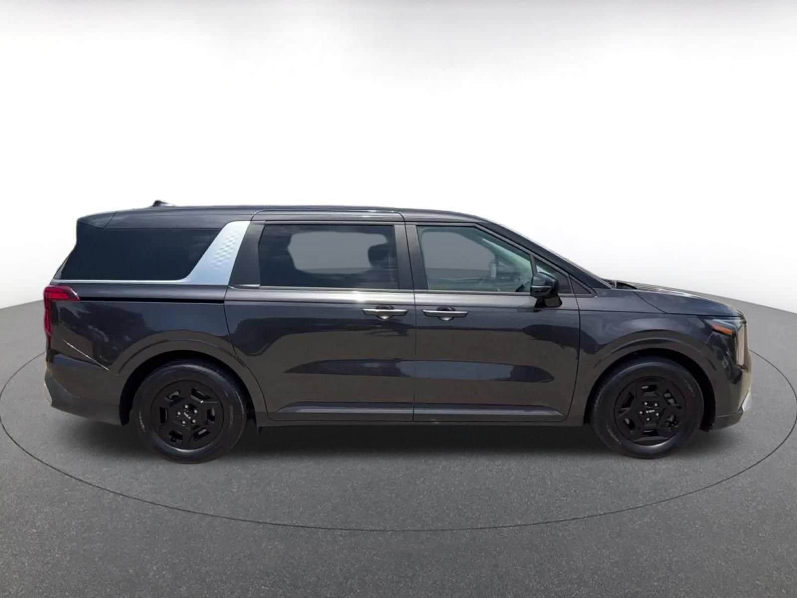 Thumbnail: 2026 Kia Carnival - 16
