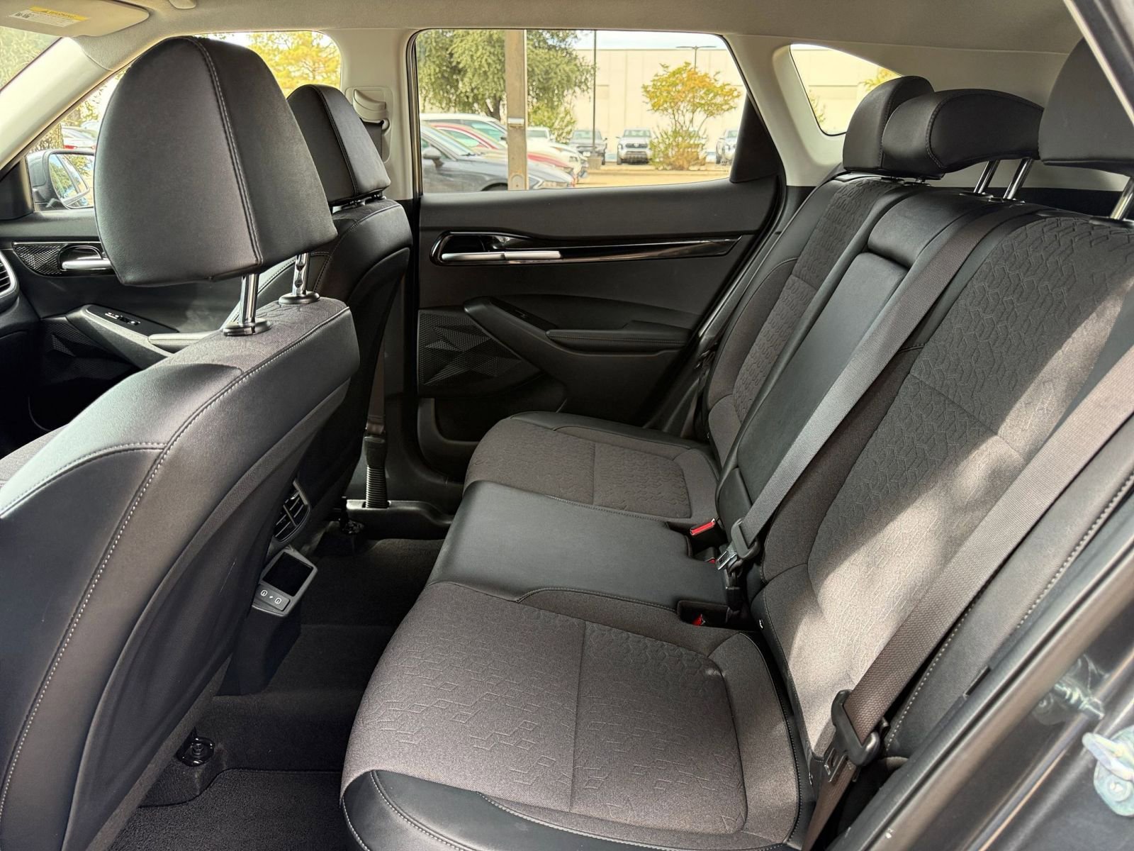 Thumbnail: 2025 Kia Seltos - 25