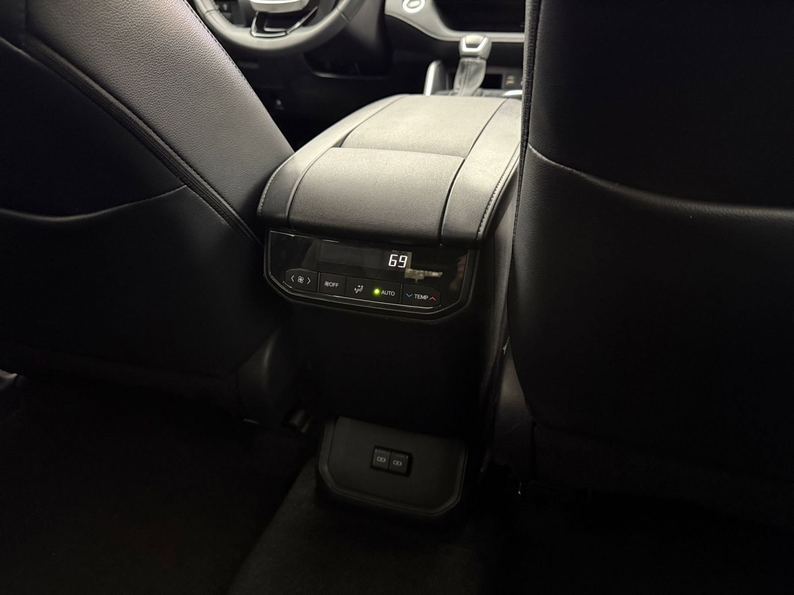 Thumbnail: 2025 Toyota Highlander - 24