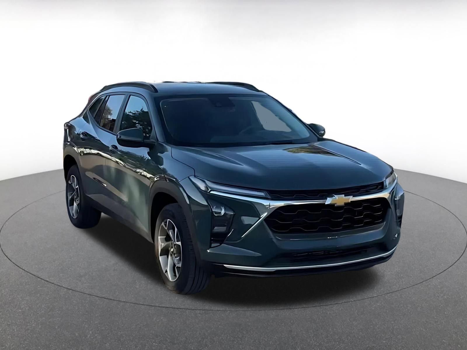 Thumbnail: 2025 Chevrolet Trax - 3