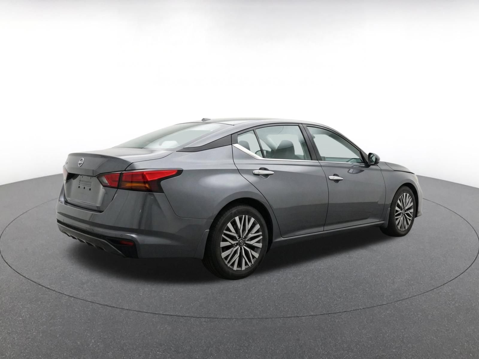 Thumbnail: 2025 Nissan Altima - 9