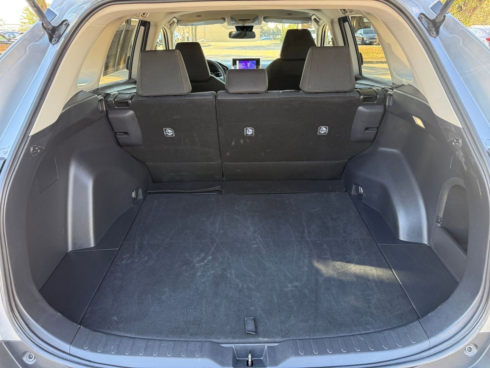 Thumbnail: 2025 Toyota RAV4 - 31