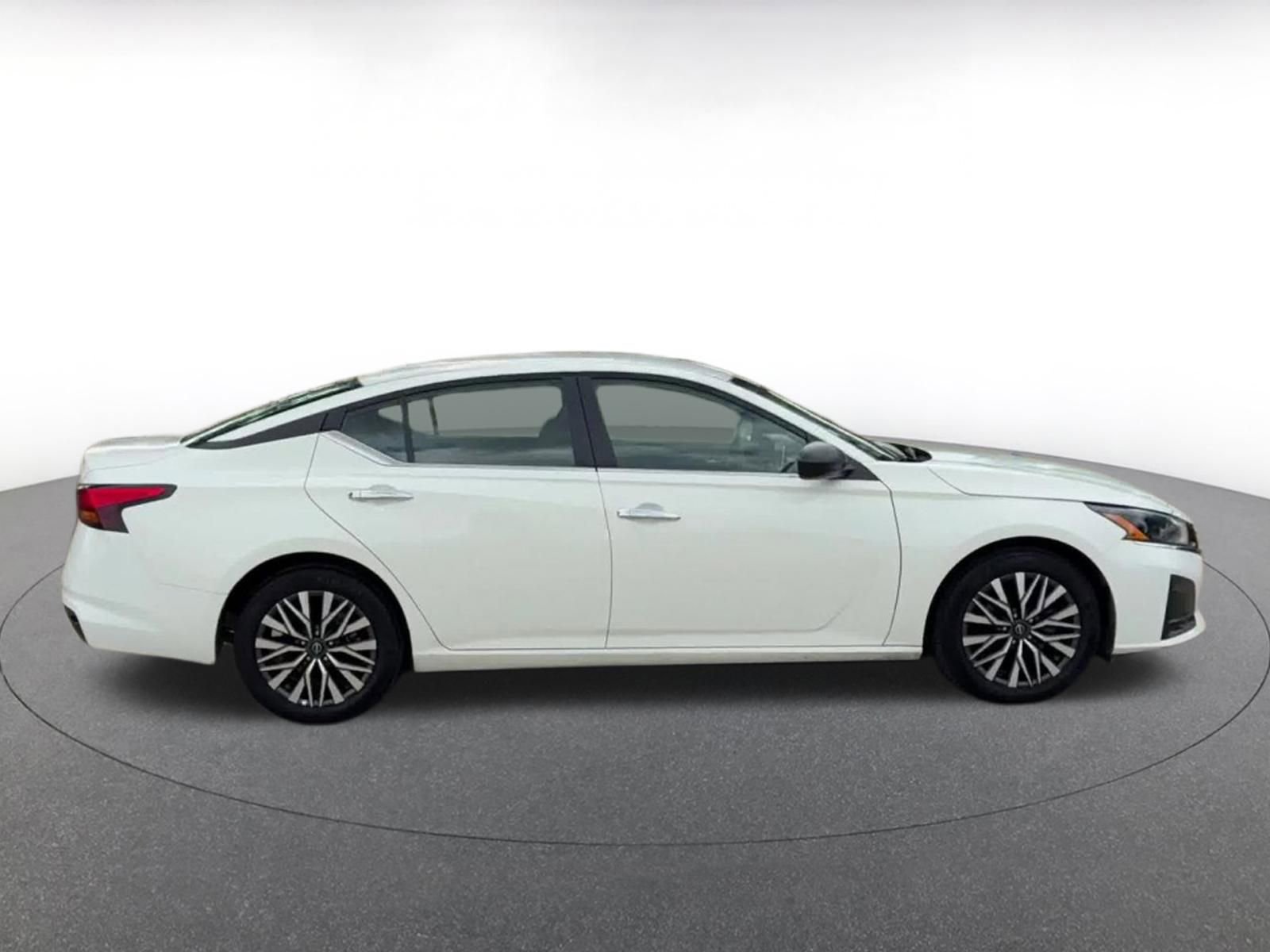 Thumbnail: 2025 Nissan Altima - 16