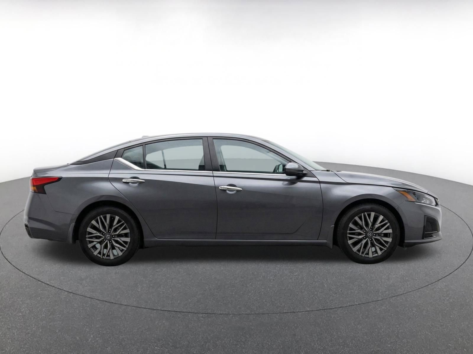 Thumbnail: 2025 Nissan Altima - 10