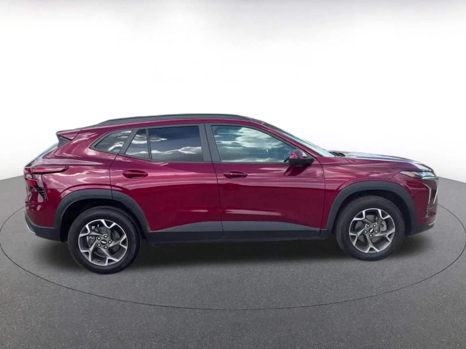 Thumbnail: 2025 Chevrolet Trax - 15