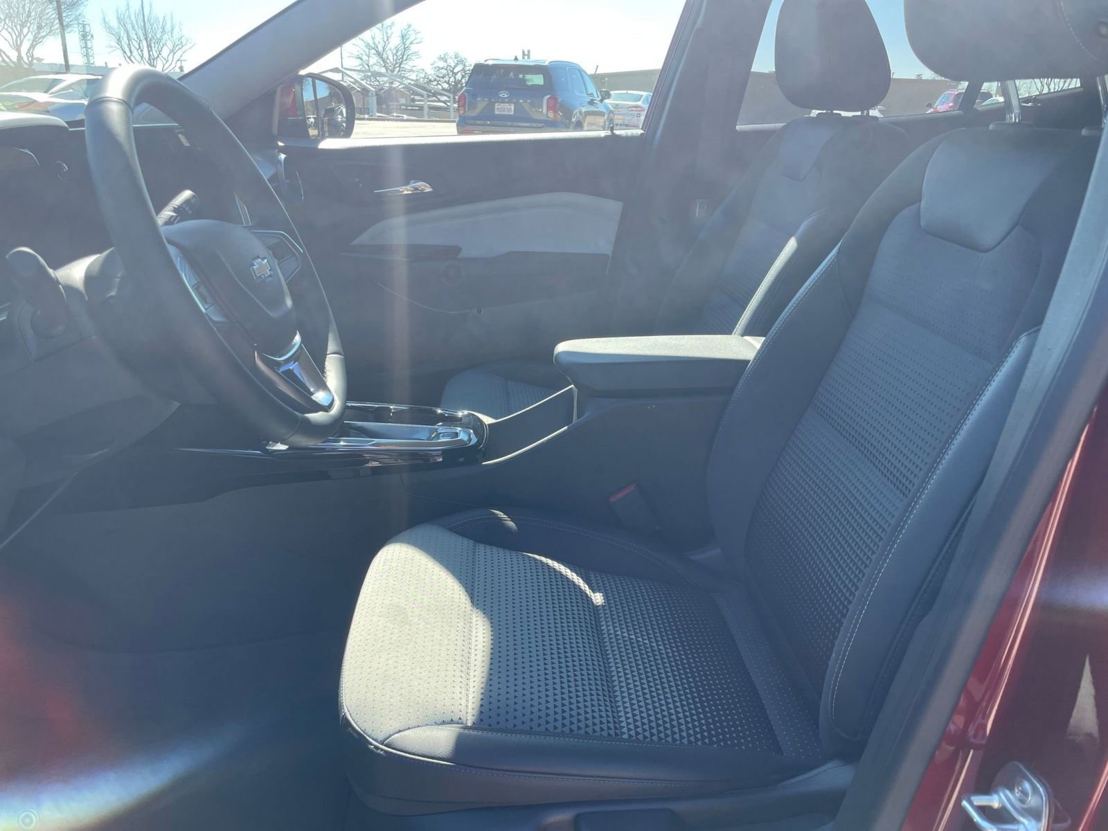 Thumbnail: 2025 Chevrolet Trax - 28