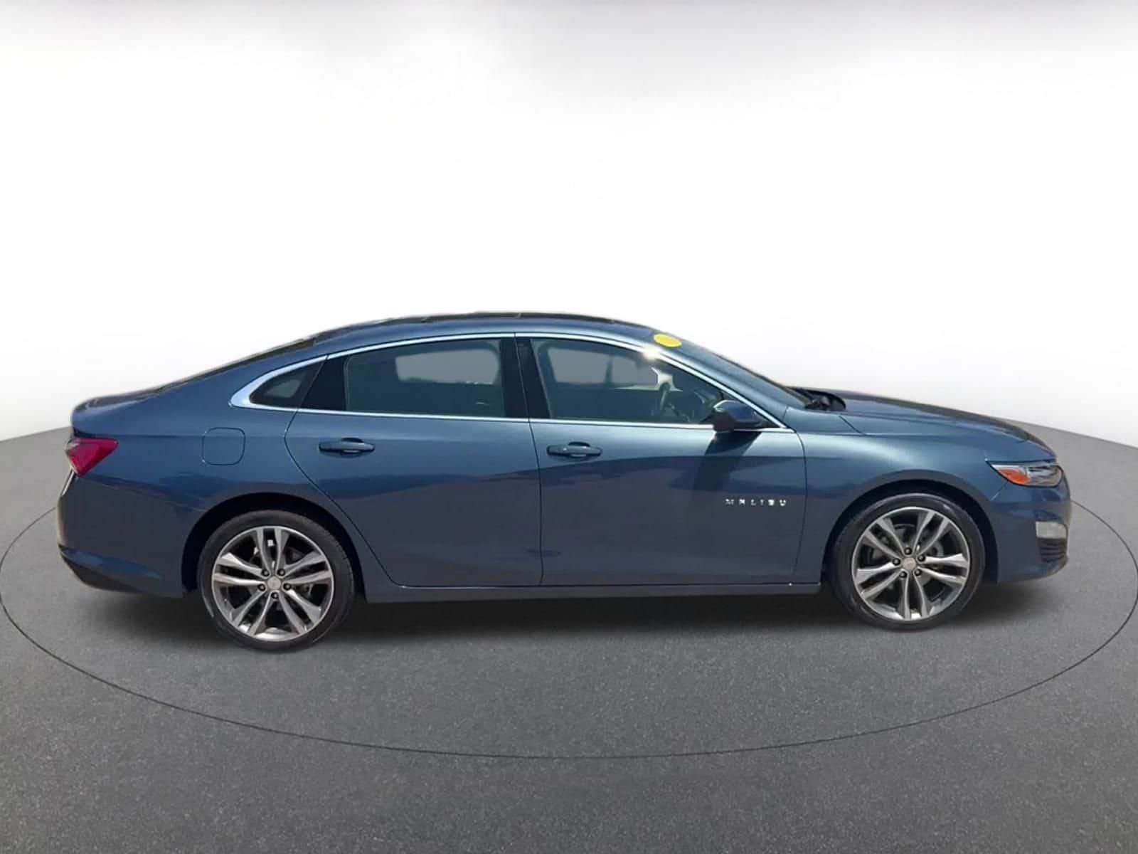 Thumbnail: 2024 Chevrolet Malibu - 16