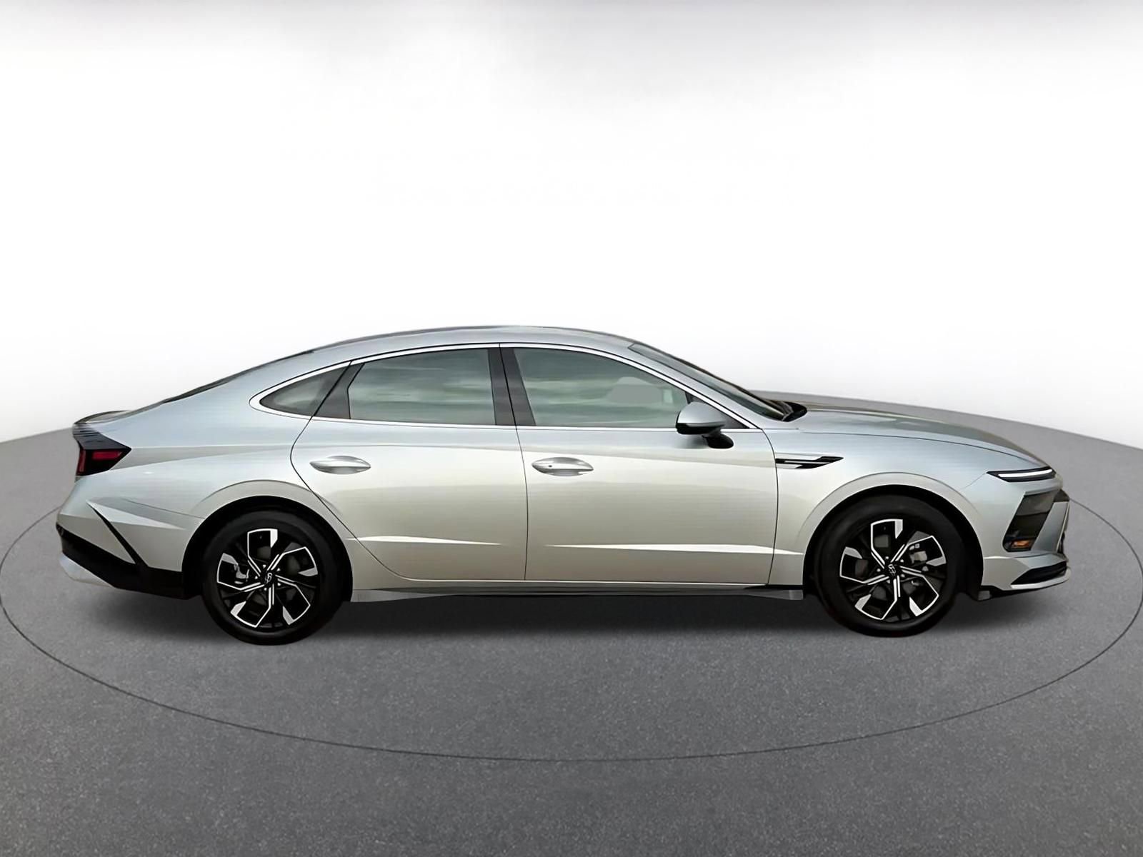 Thumbnail: 2025 Hyundai Sonata - 16