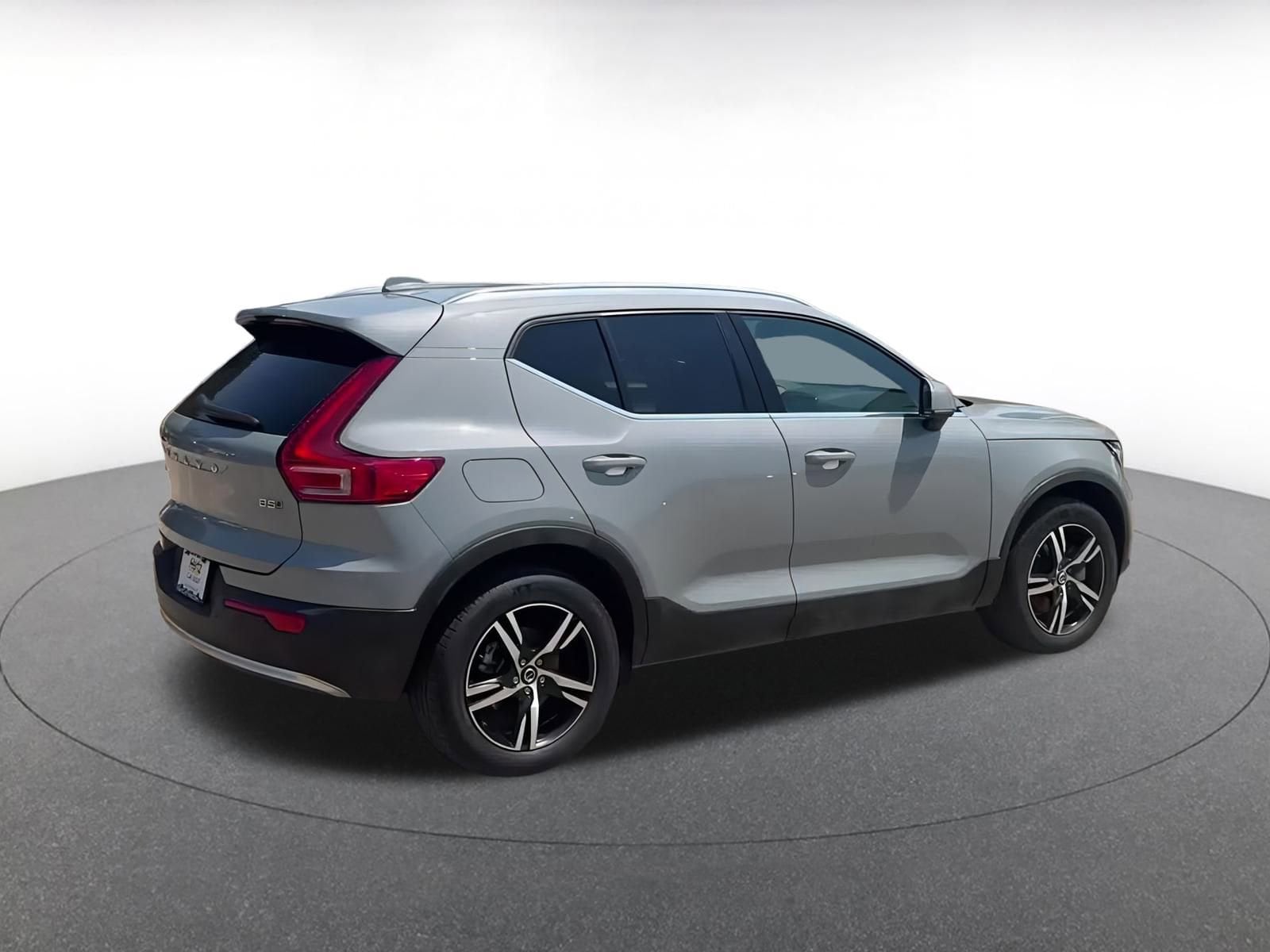 Thumbnail: 2024 Volvo XC40 - 15