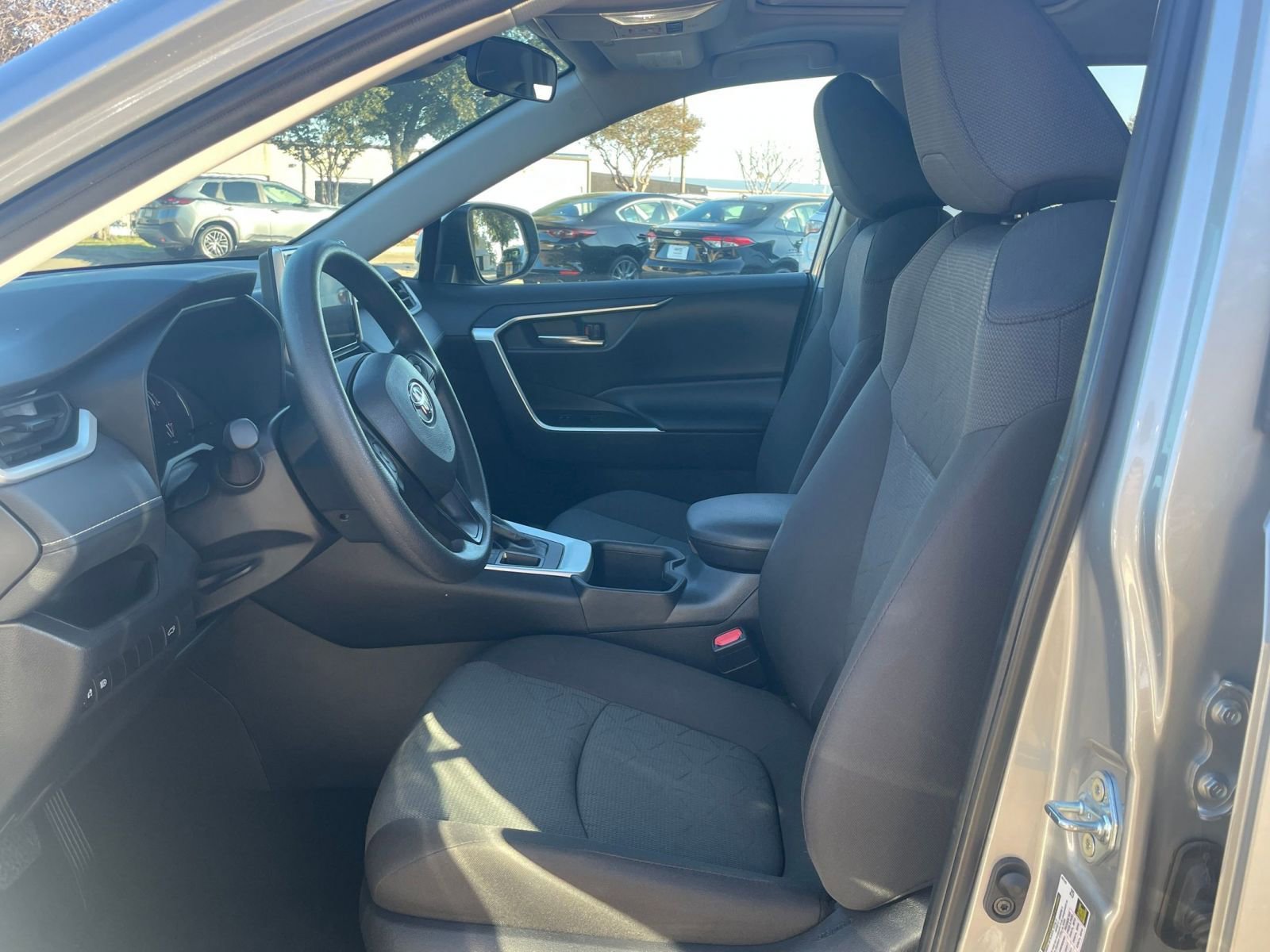 Thumbnail: 2025 Toyota RAV4 - 27