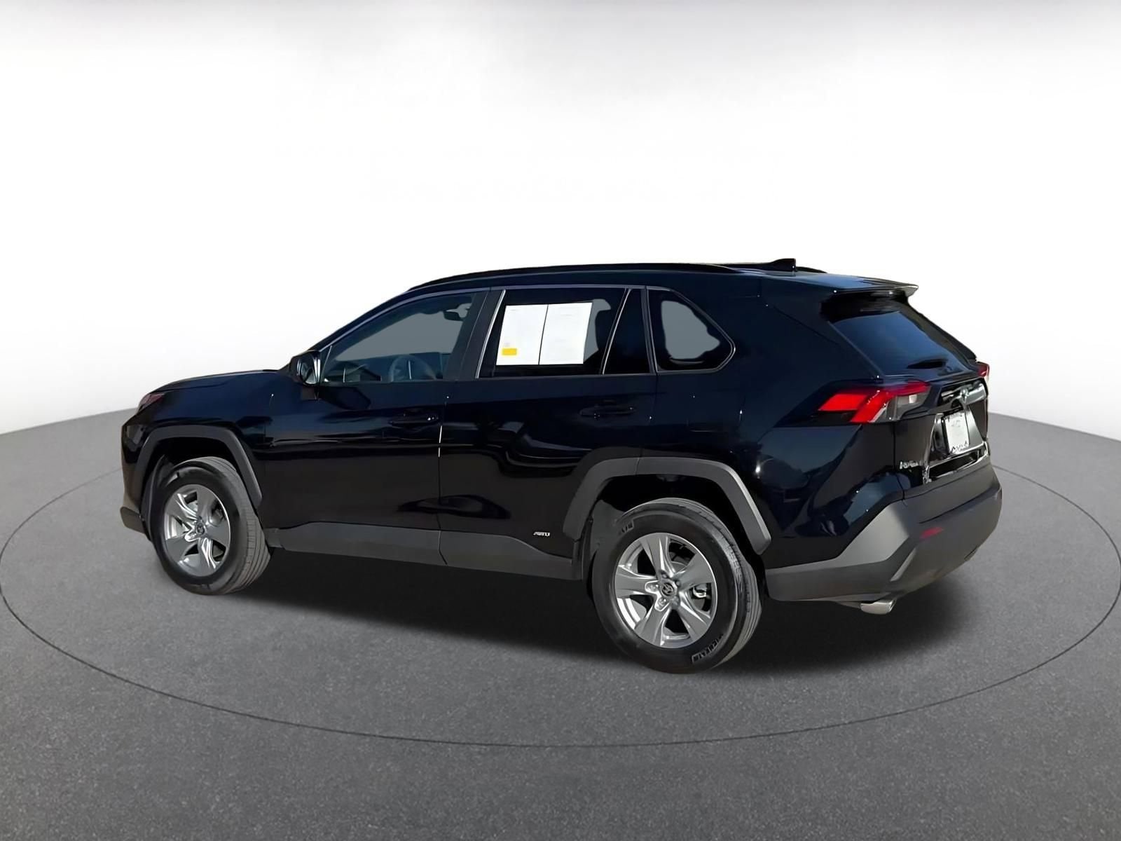 Thumbnail: 2025 Toyota RAV4 - 10