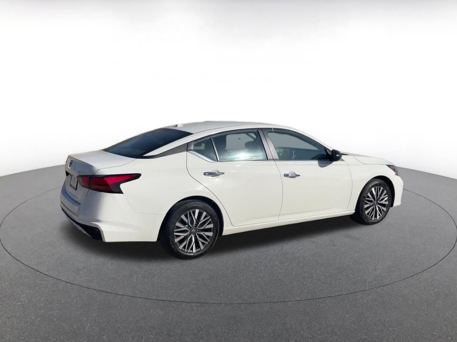 Thumbnail: 2025 Nissan Altima - 15