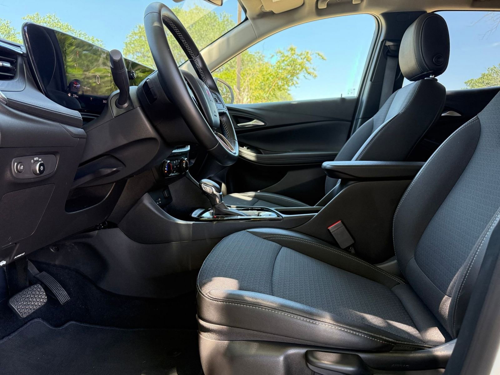 Thumbnail: 2025 Buick Encore GX - 27