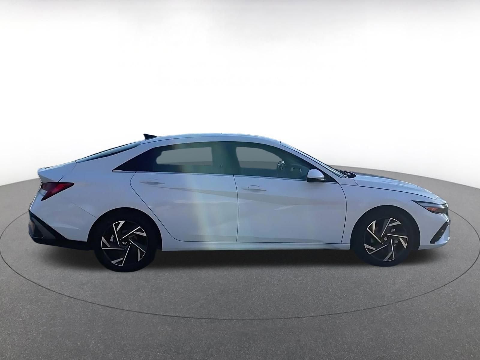 Thumbnail: 2025 Hyundai Elantra - 16