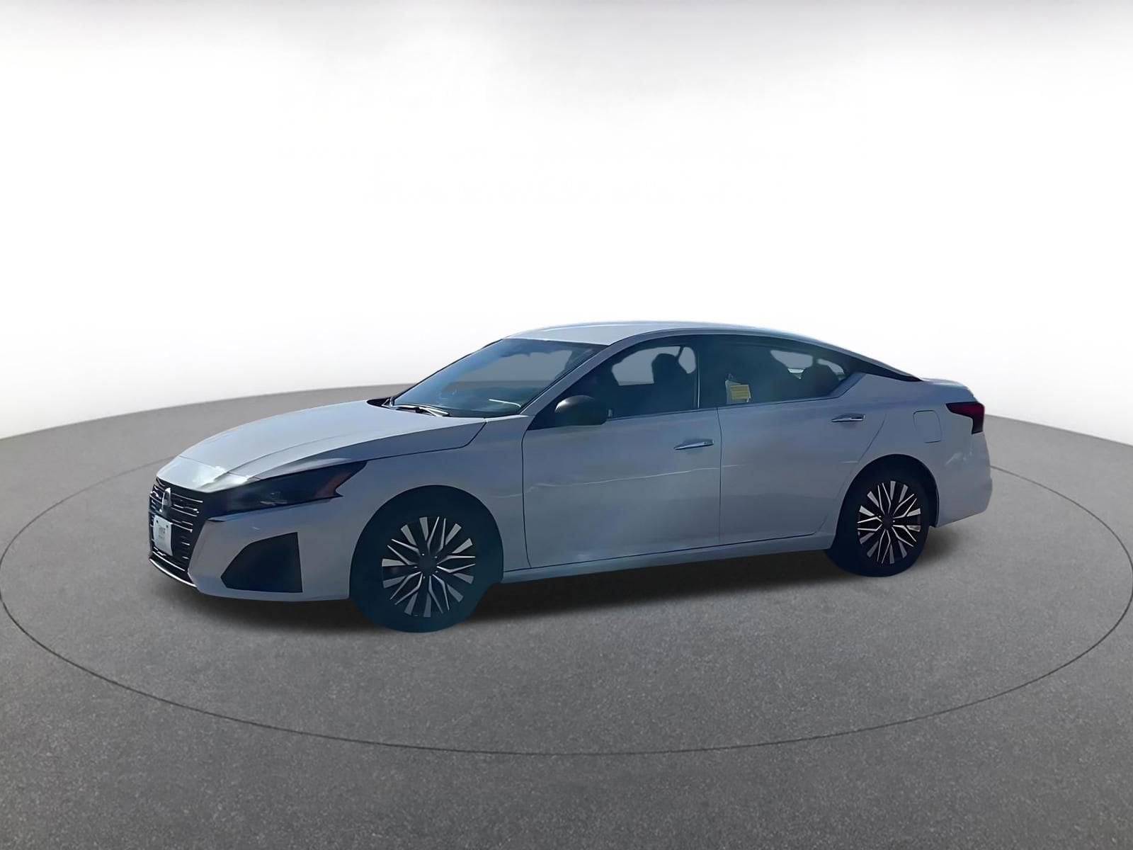 Thumbnail: 2025 Nissan Altima - 8