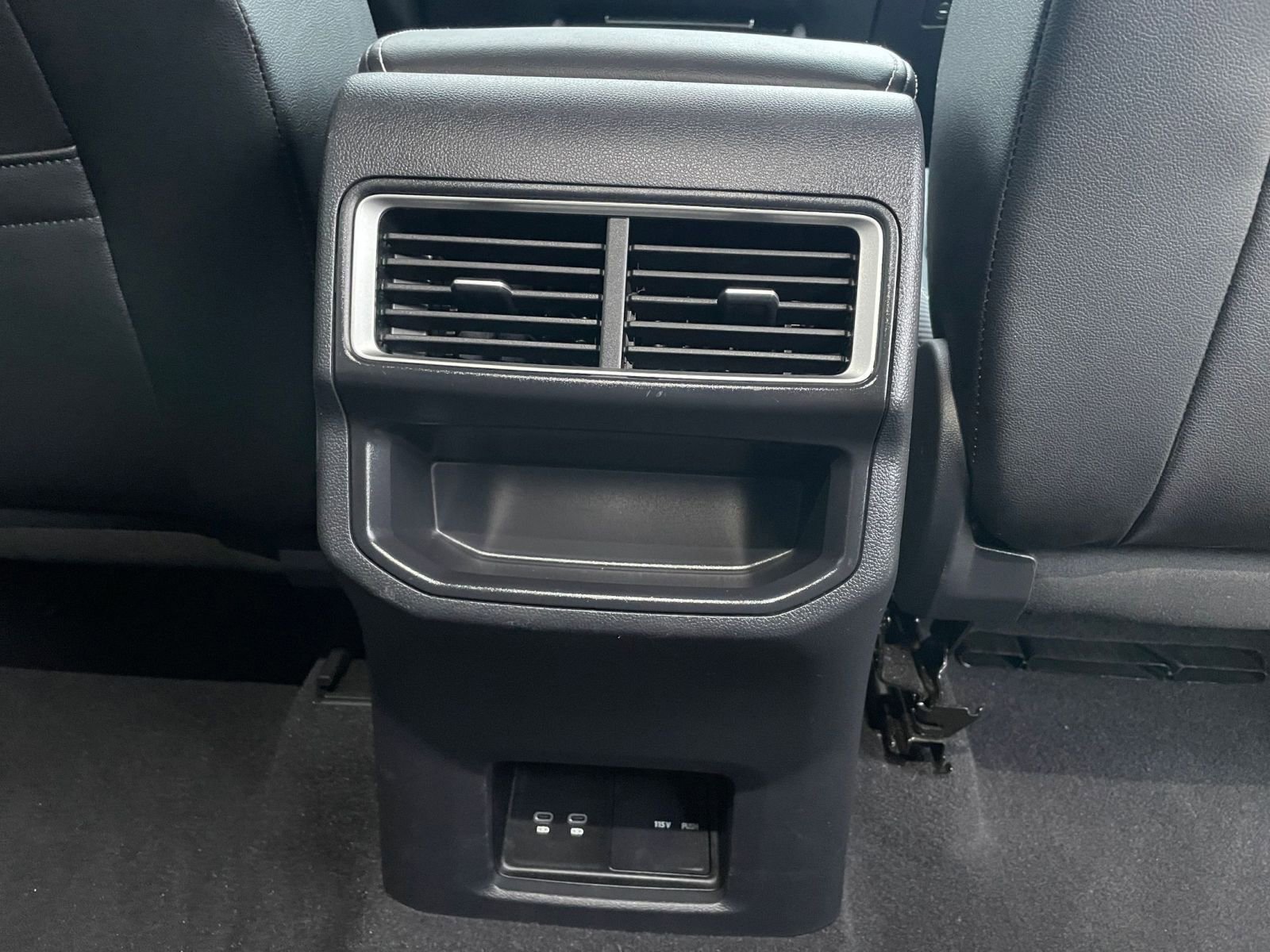 Thumbnail: 2025 Volkswagen Atlas - 24