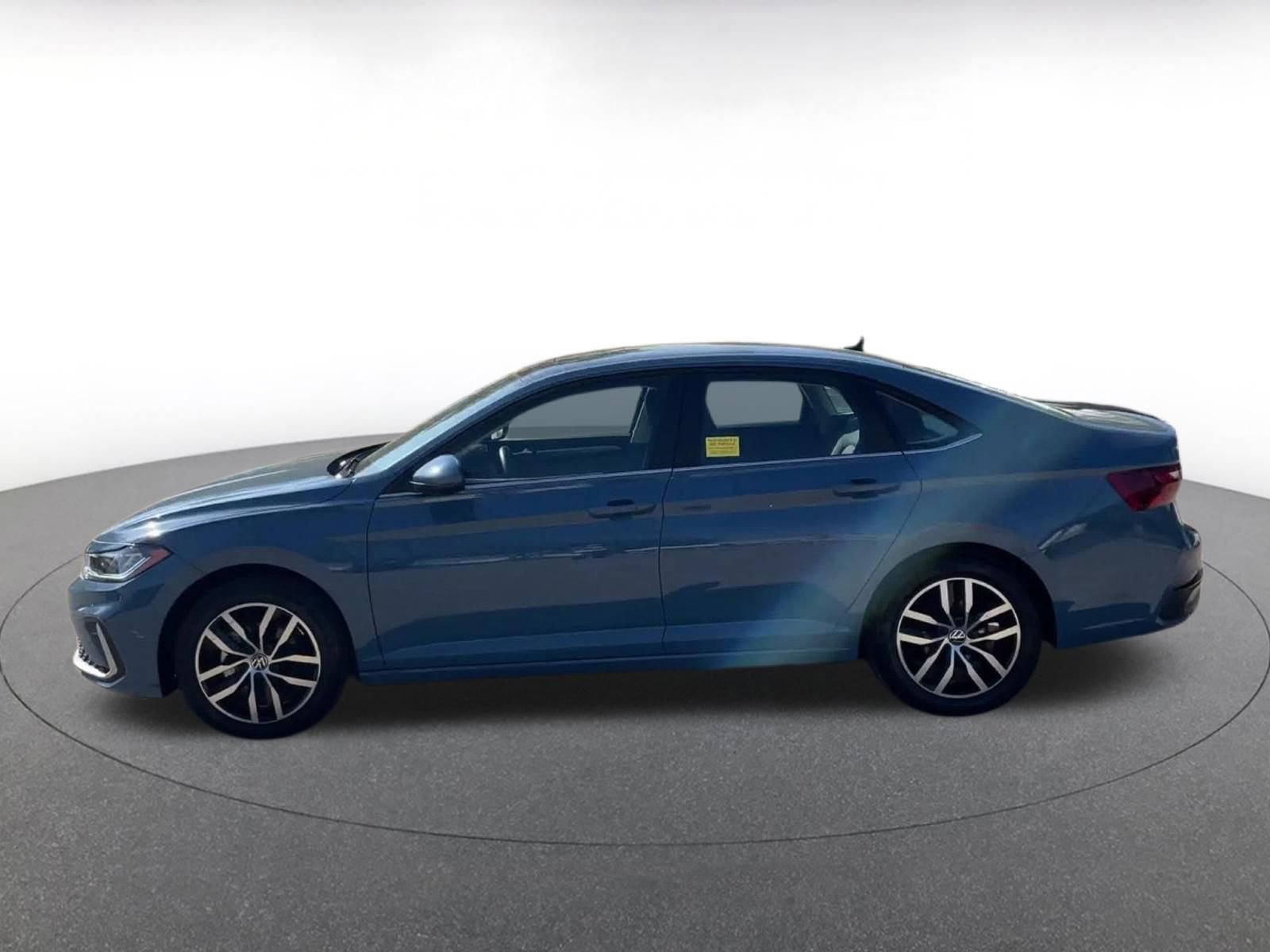 Thumbnail: 2025 Volkswagen Jetta - 9