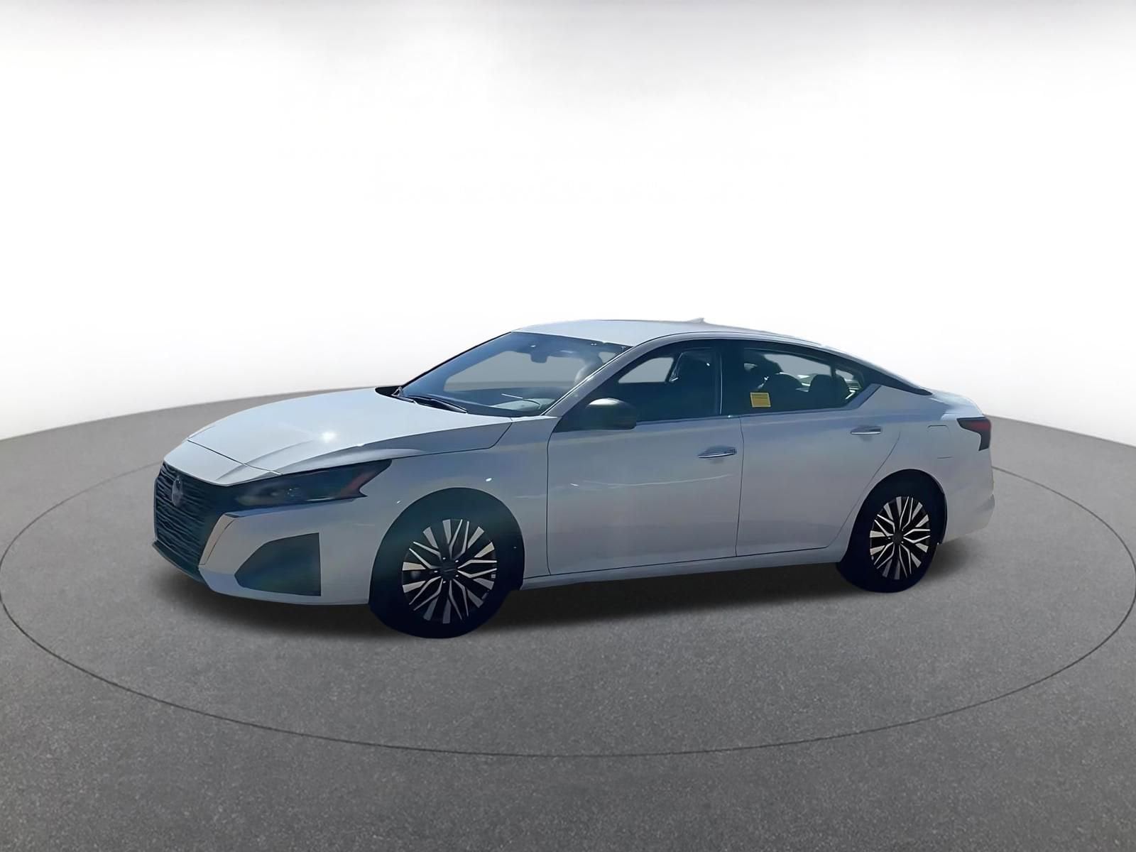 Thumbnail: 2025 Nissan Altima - 8