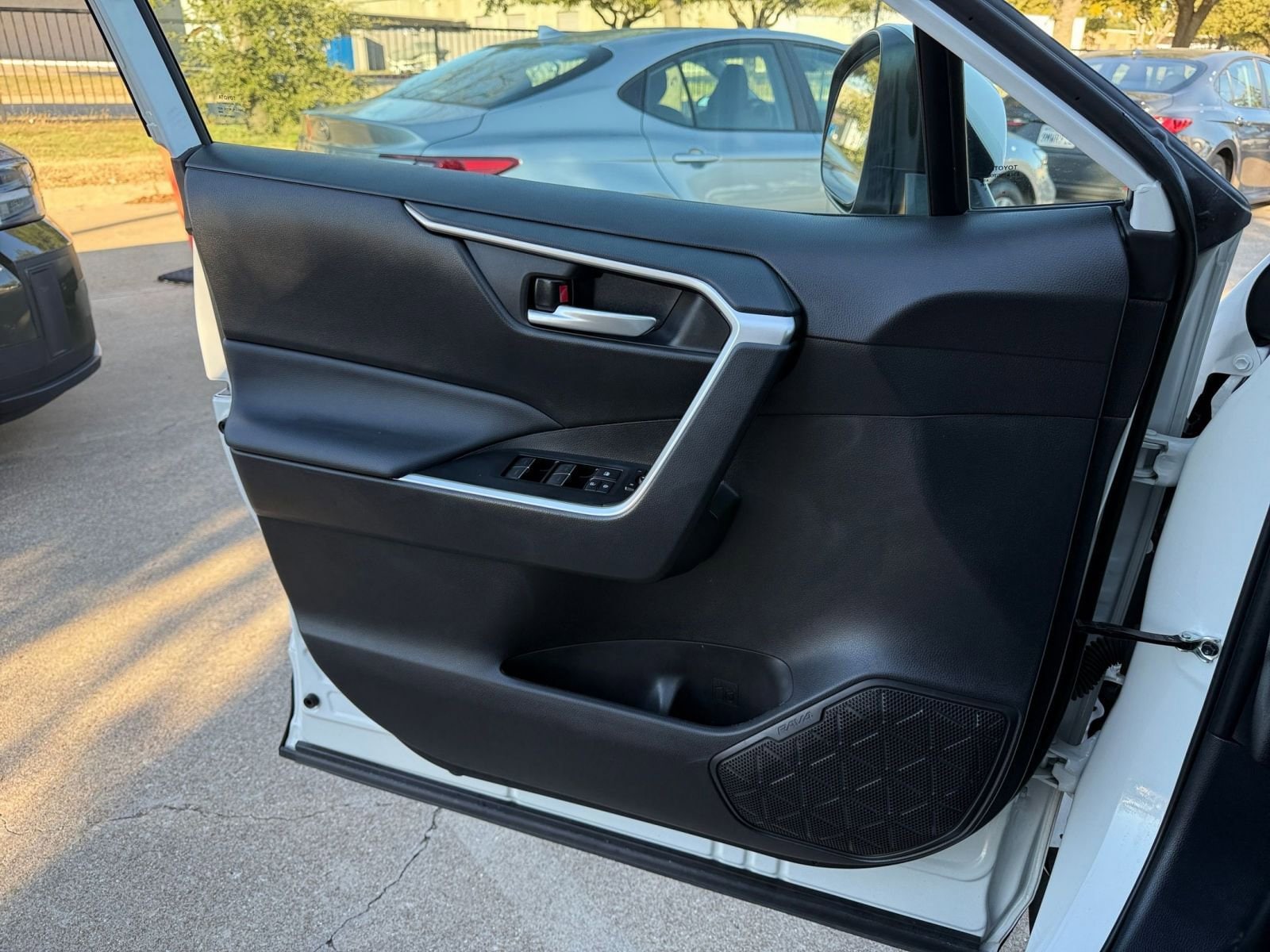 Thumbnail: 2025 Toyota RAV4 - 20