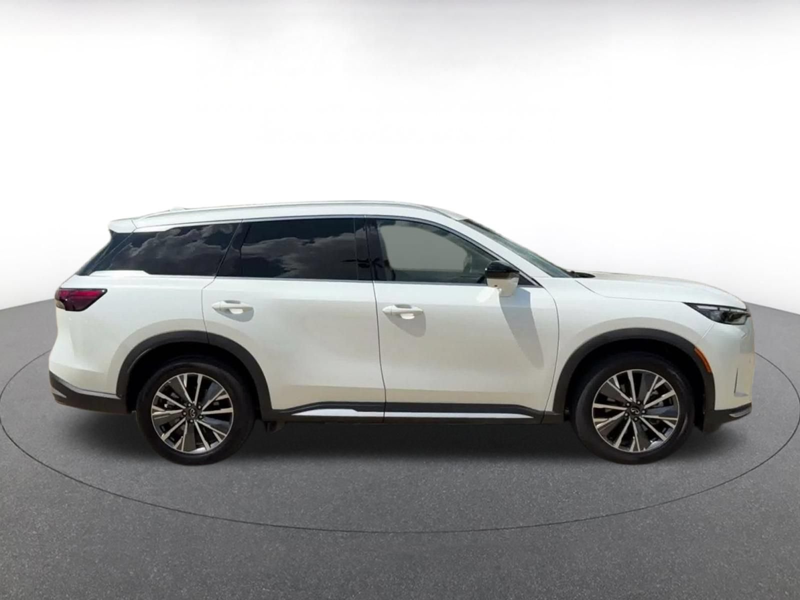 Thumbnail: 2026 INFINITI QX60 - 15