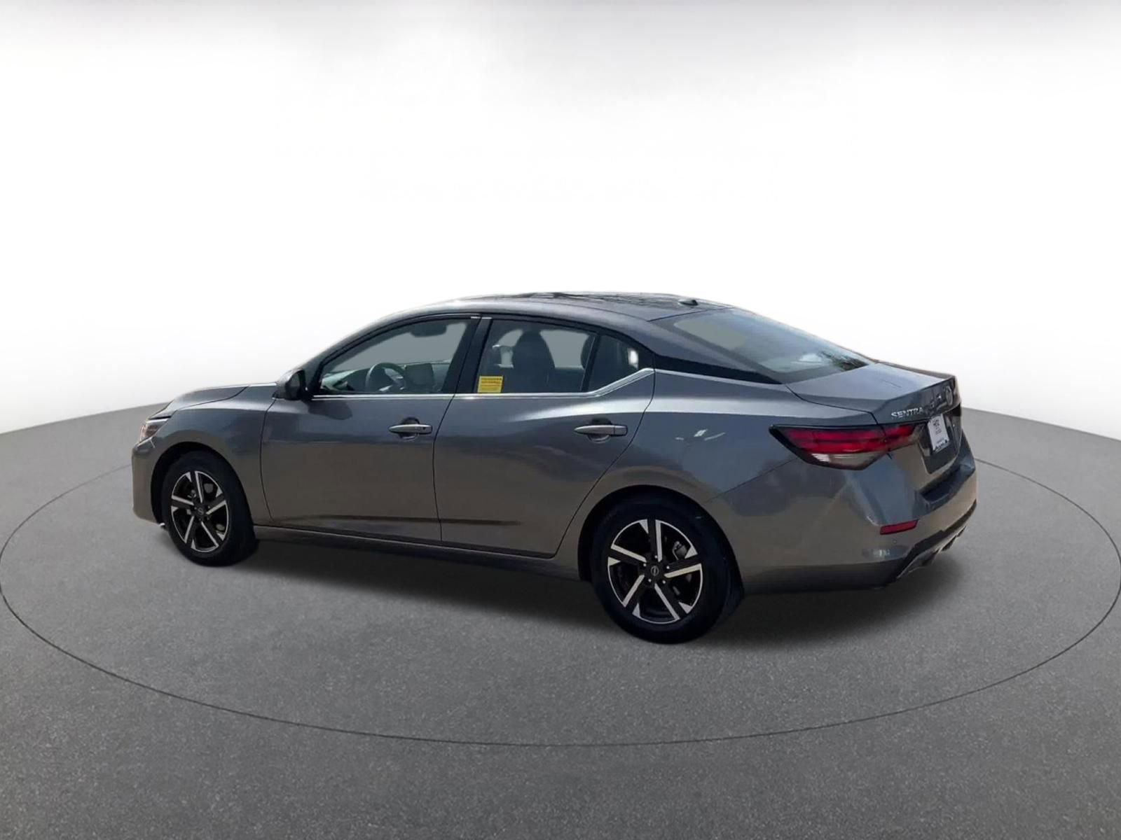 Thumbnail: 2025 Nissan Sentra - 10