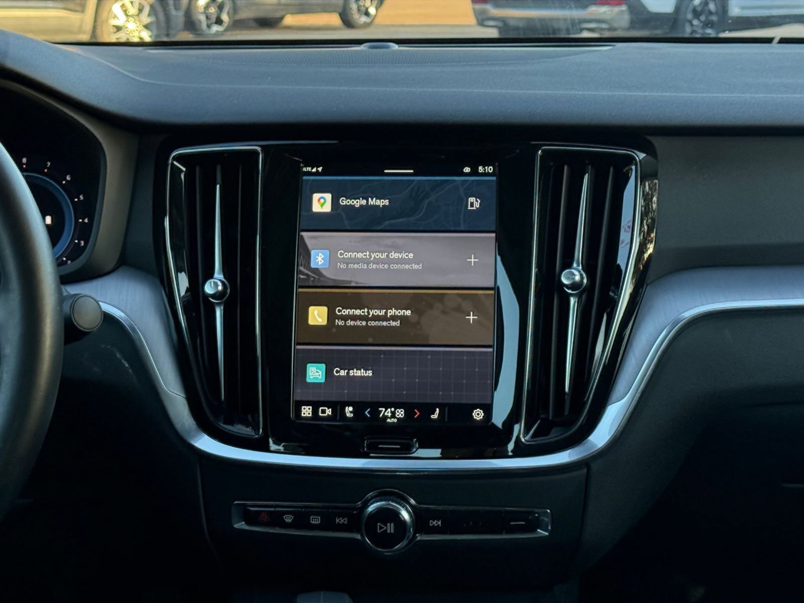 Thumbnail: 2025 Volvo S60 - 17