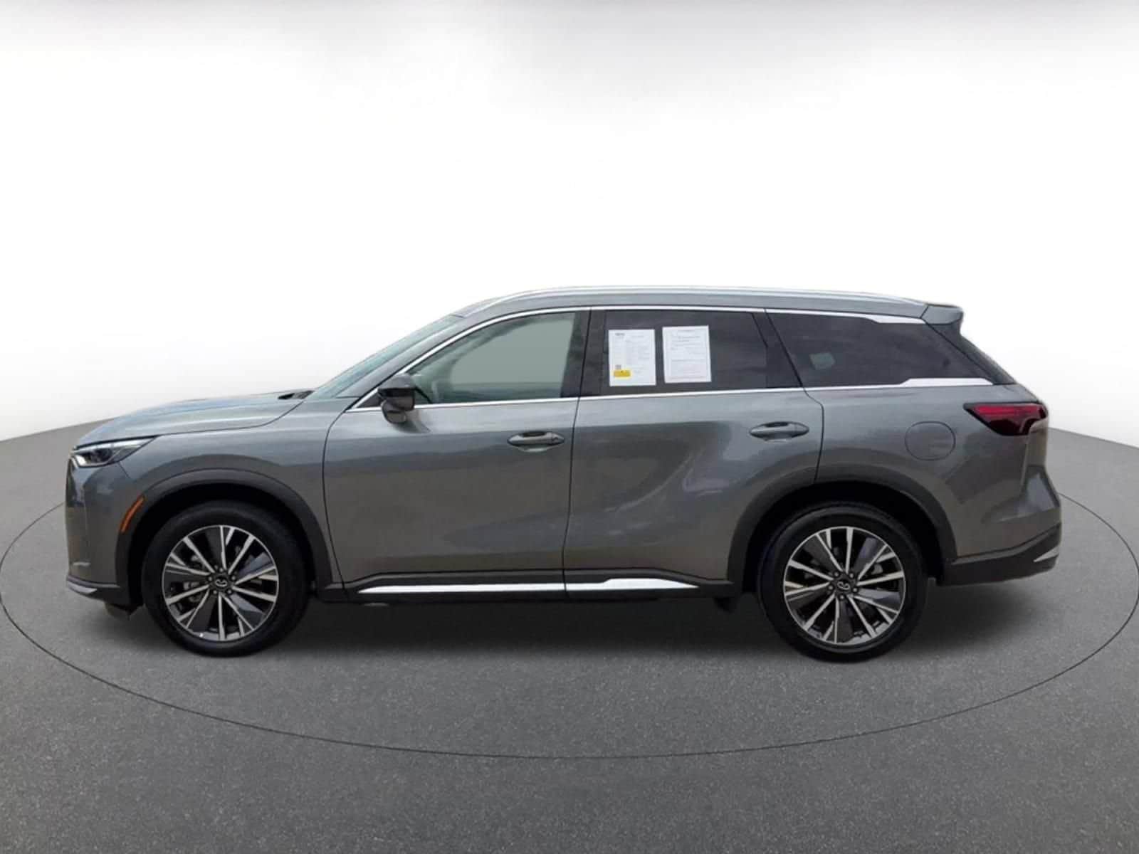 Thumbnail: 2026 INFINITI QX60 - 9