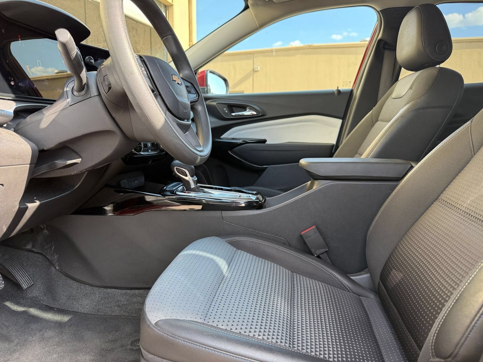 Thumbnail: 2025 Chevrolet Trax - 26