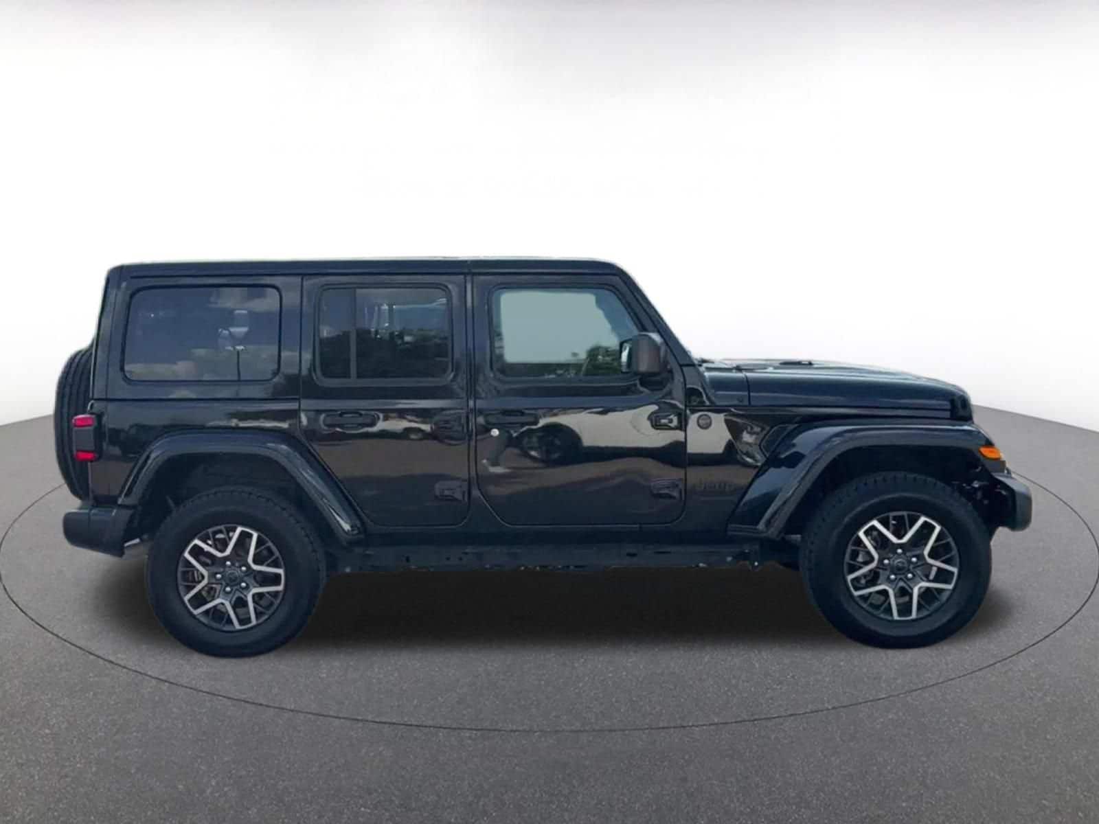 Thumbnail: 2025 Jeep Wrangler - 16